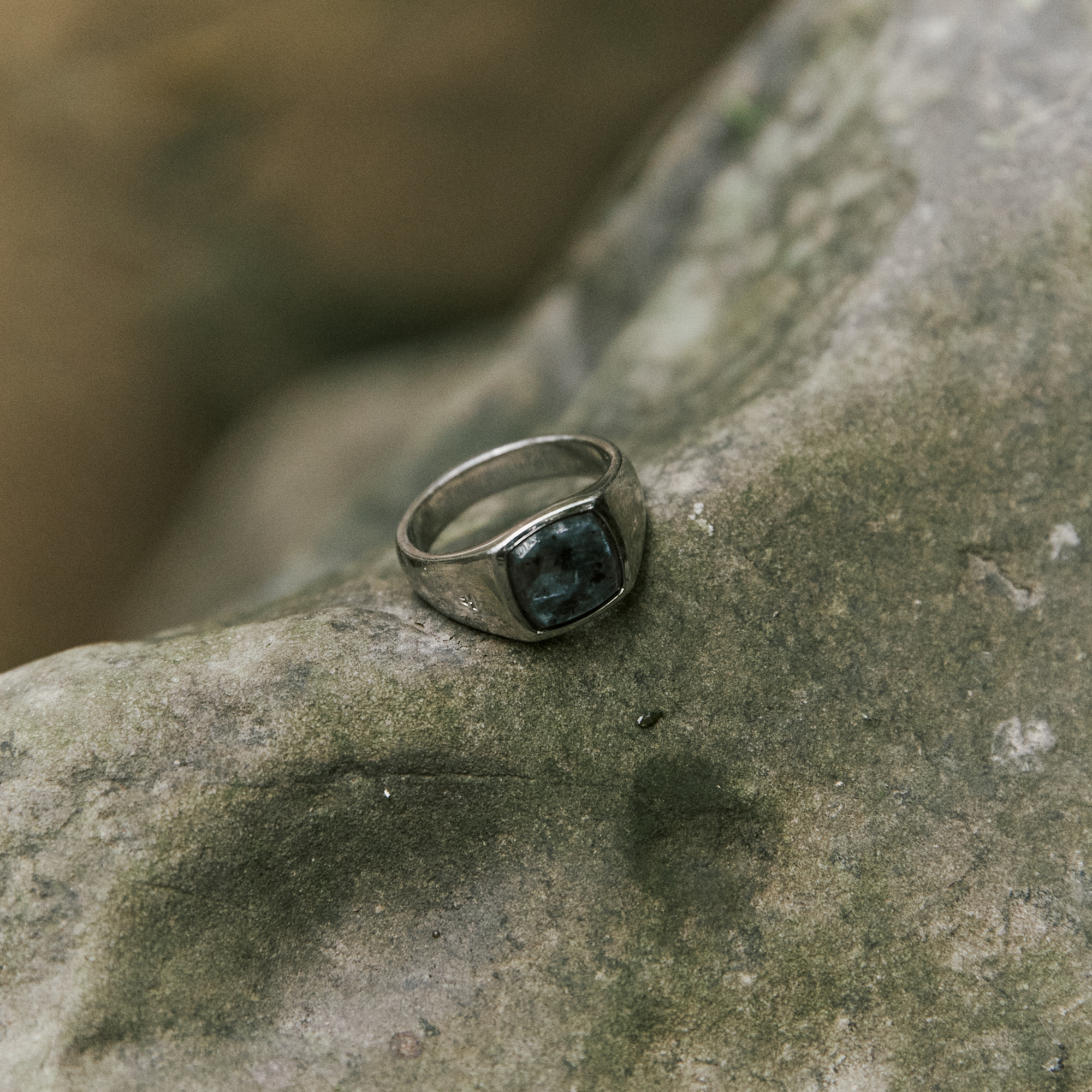 Tom Wood｜Kay Ring Larvikite