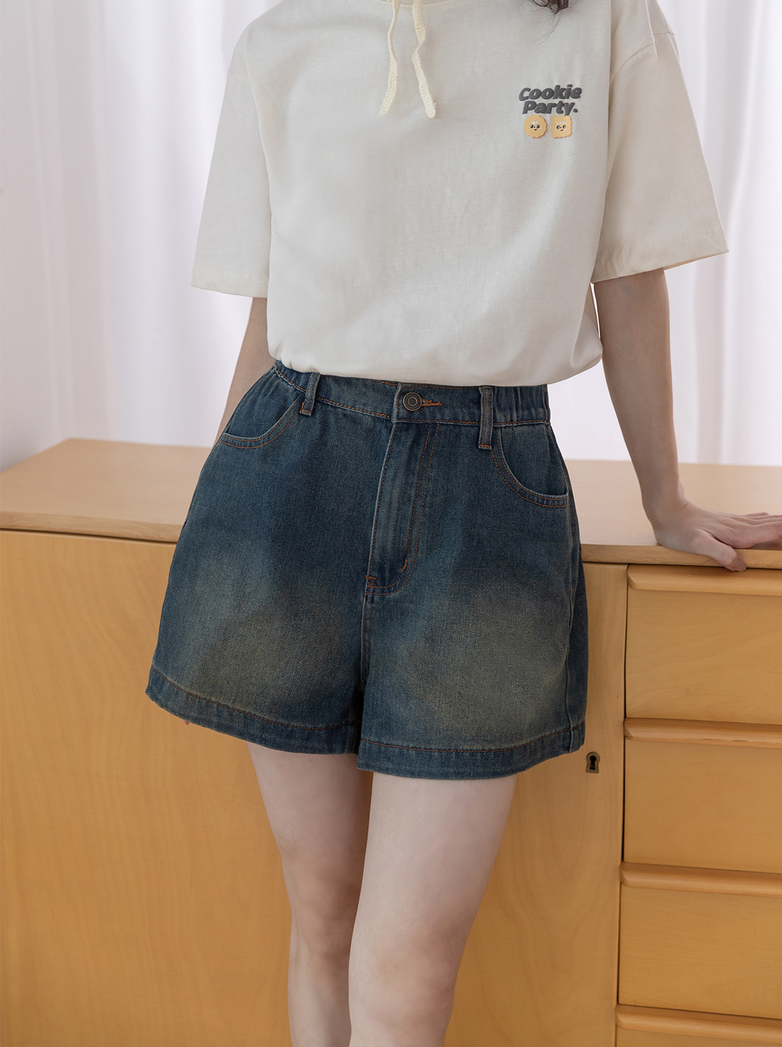 後鬆緊牛仔短褲