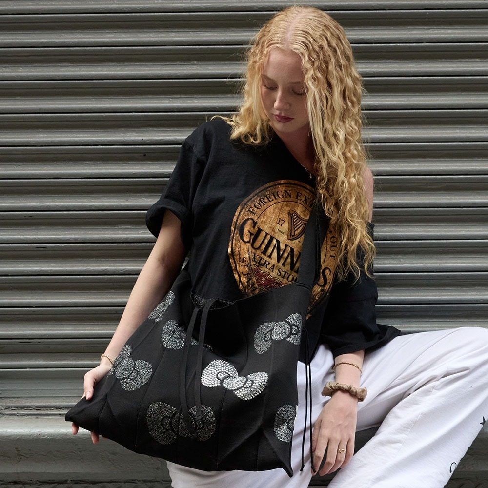 JOSEPH & STACEY Lucky Pleats Knit Cross Big Hello Kitty Ribbon