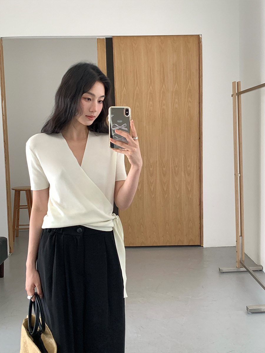 8W08 簡約交疊綁帶層次感上衣 五色