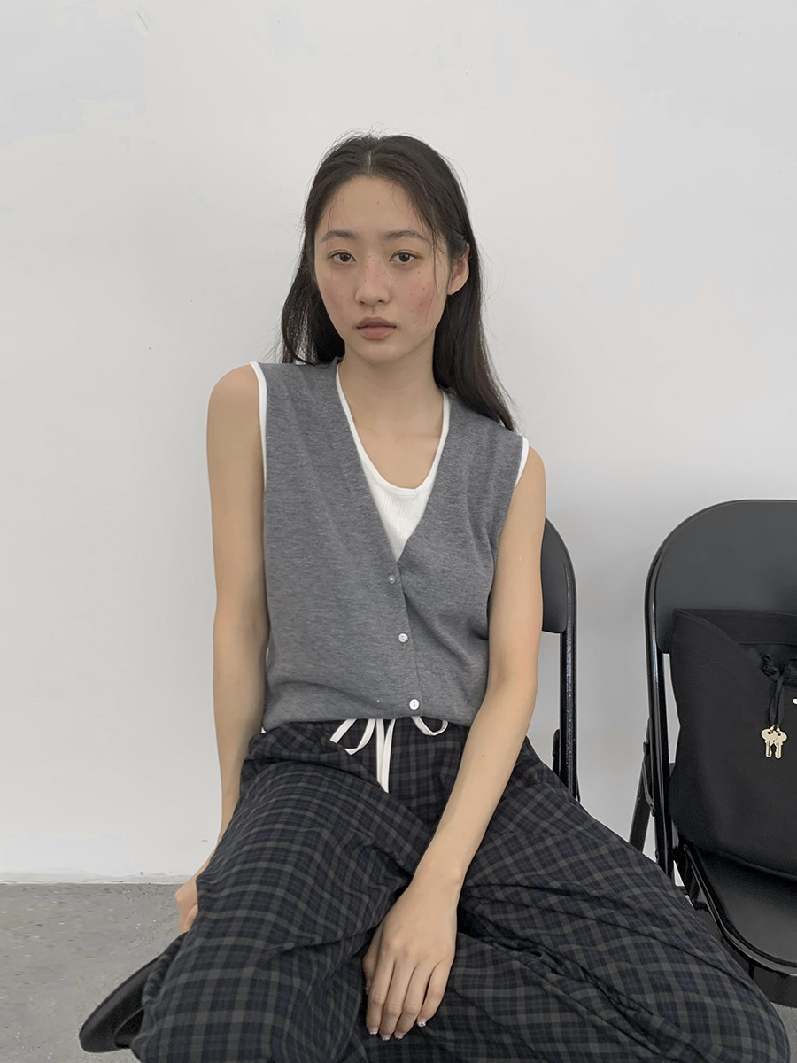 8W12 層次感撞色假兩件針織背心 四色