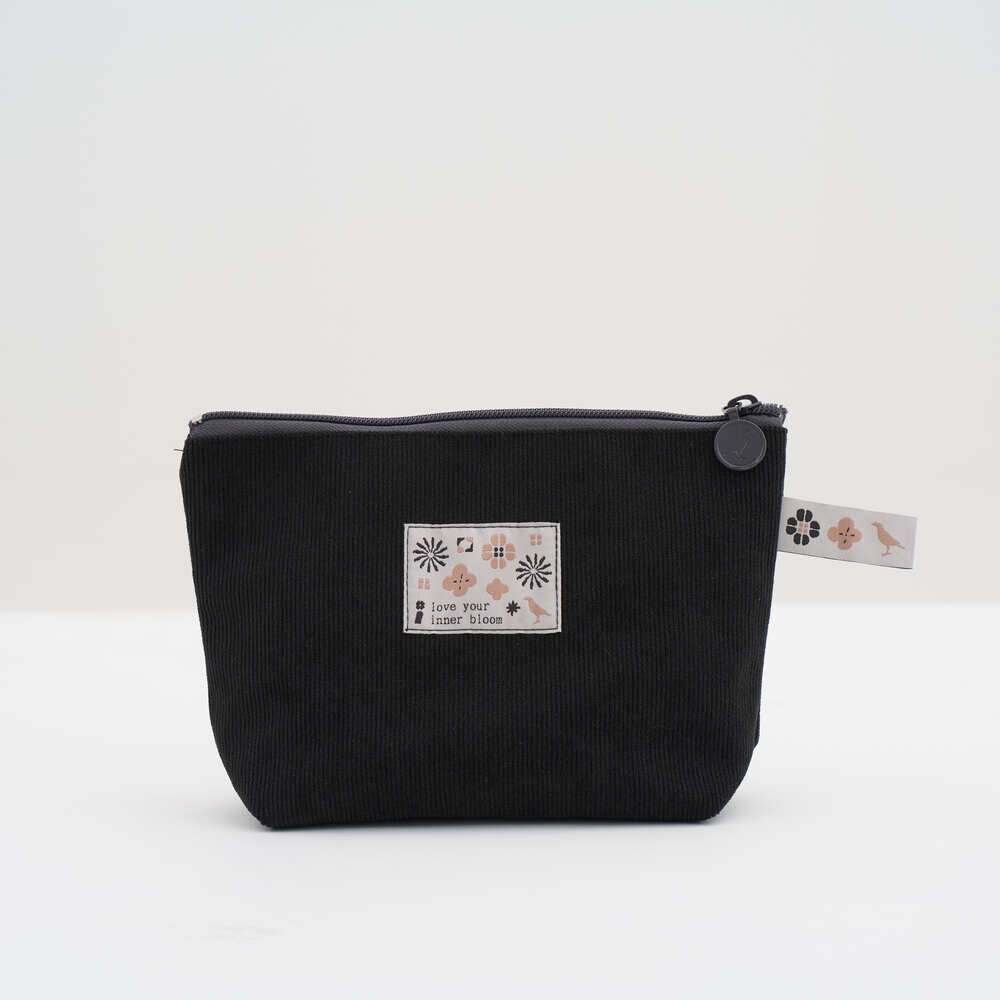 Zipper Trapzoid Pouch/"I" Collection/Black
