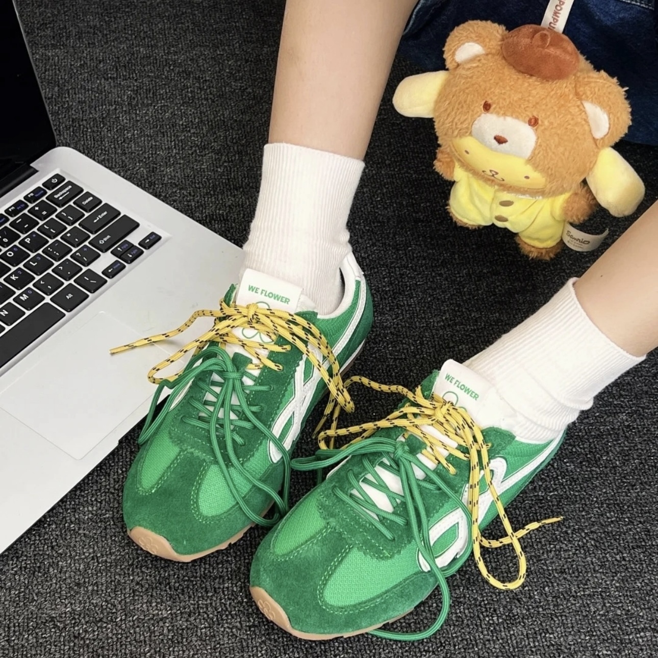 WE FLOWER 25SS 松針綠 小花鞋 德訓鞋 復古黃綠 薄底鞋 女鞋