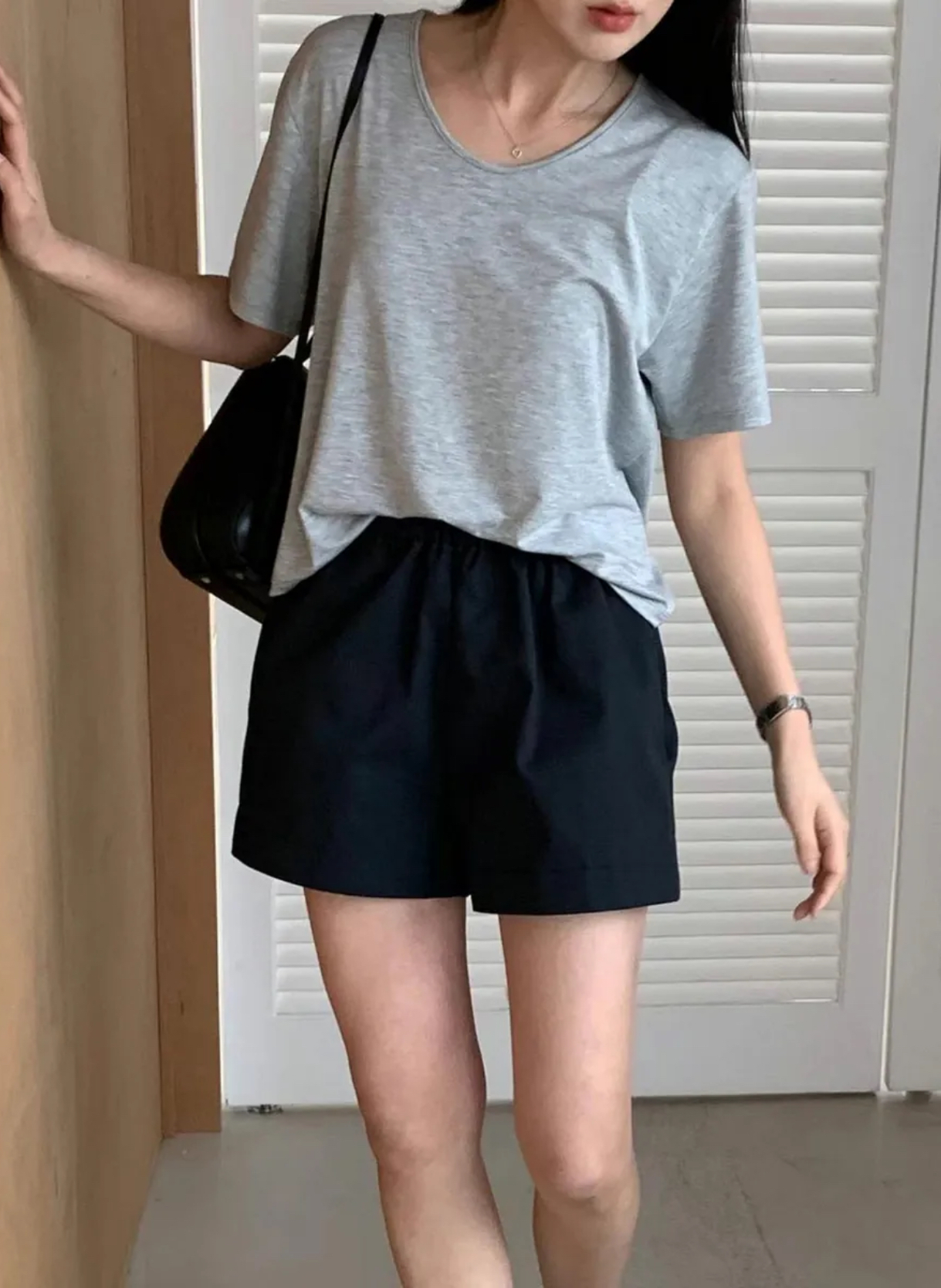 極簡U領，絲滑柔軟舒服素Tee (灰)