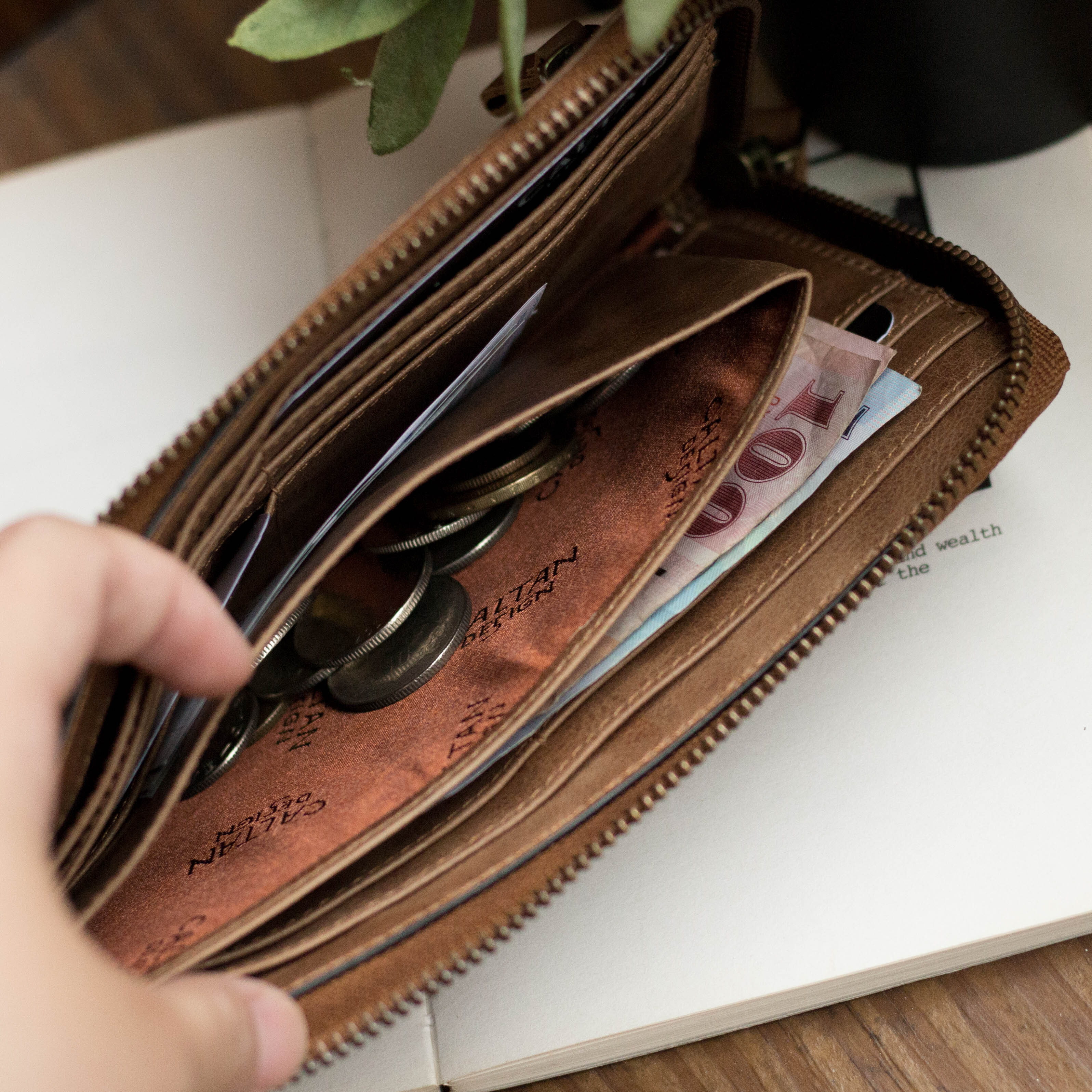 『新品上市』老爺有喜  時尚簡約L型拉鍊長夾 (074354lt)