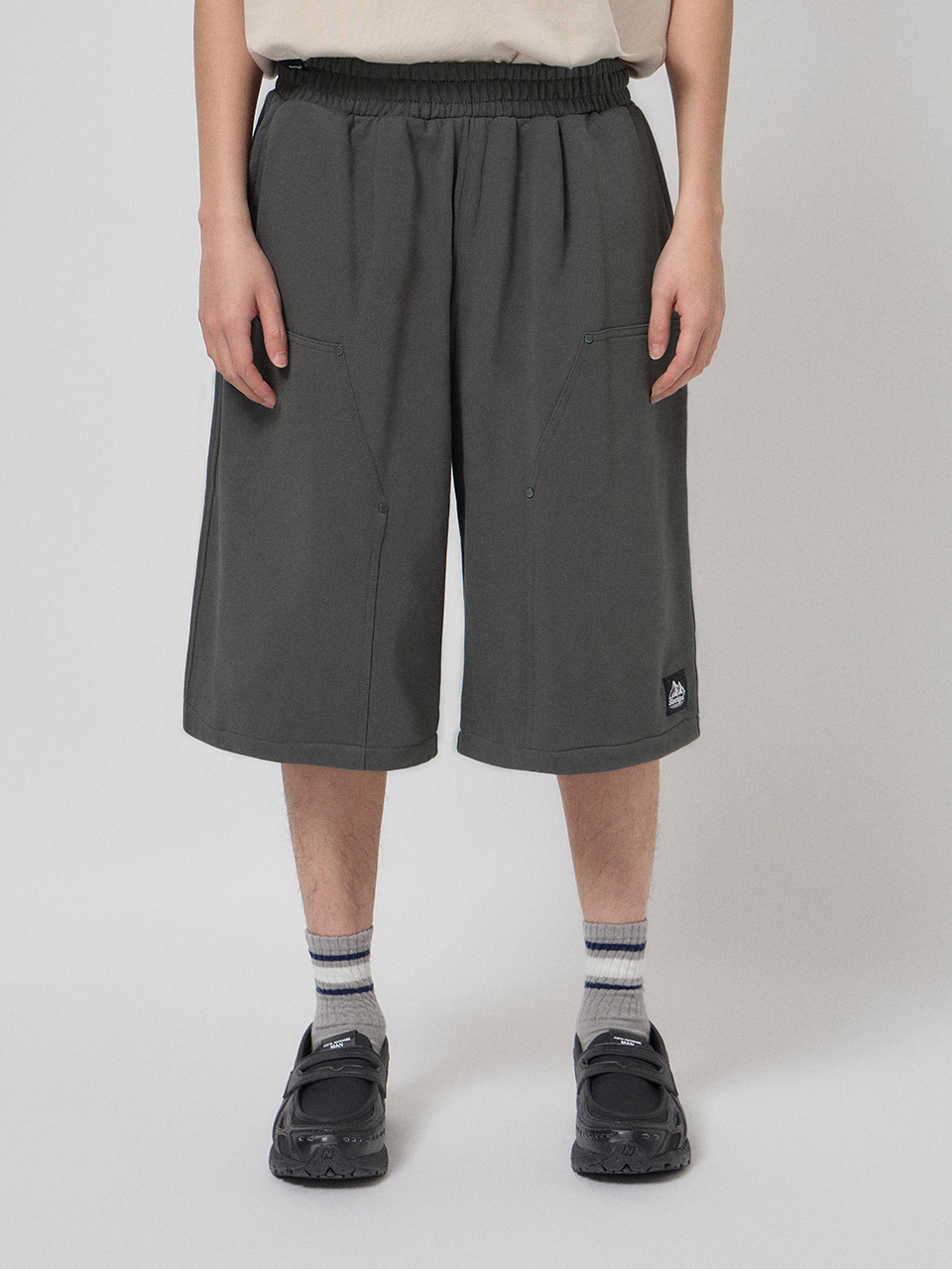 寬版重磅短褲