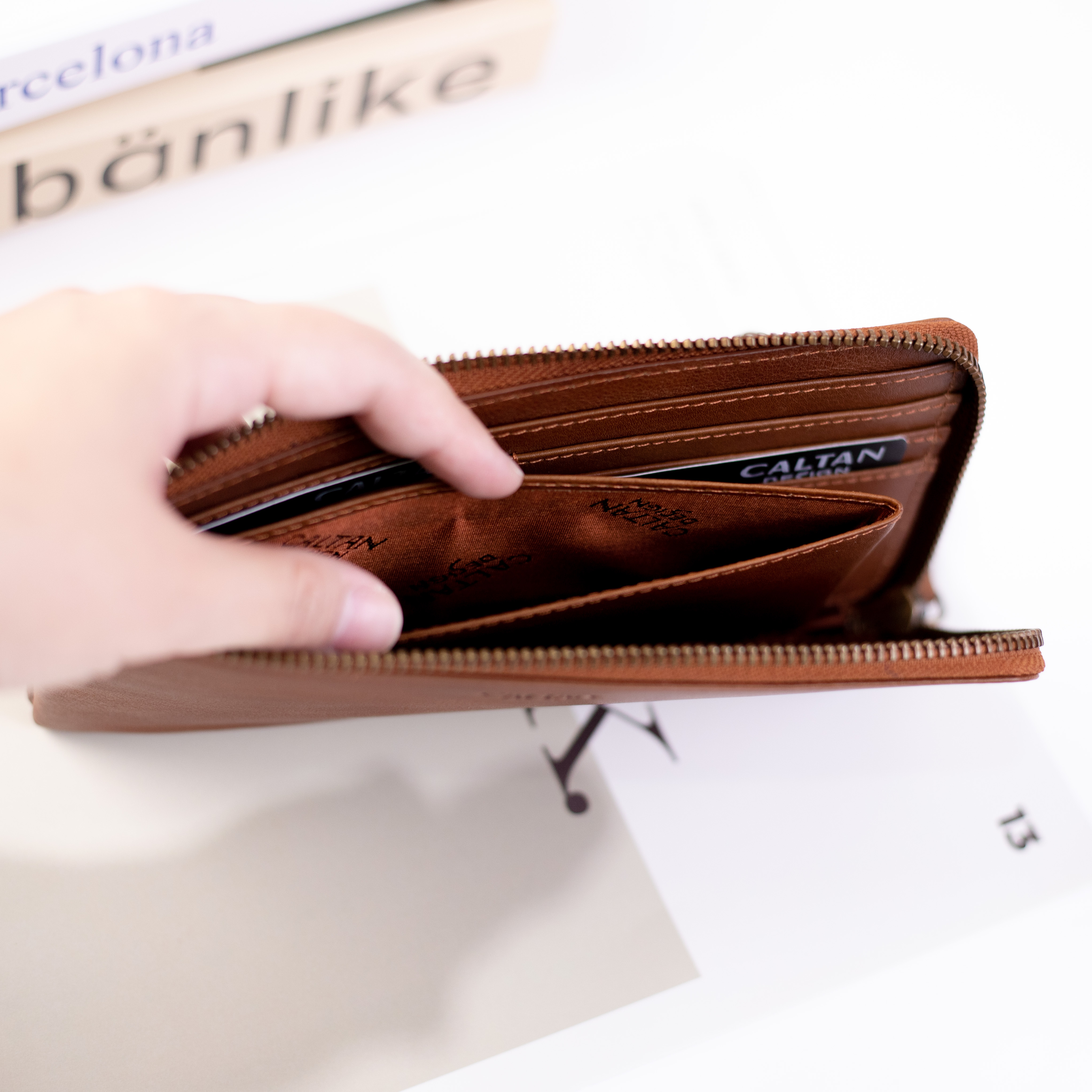 『新品上市』老爺有喜  時尚簡約L型拉鍊長夾 (074354cd)