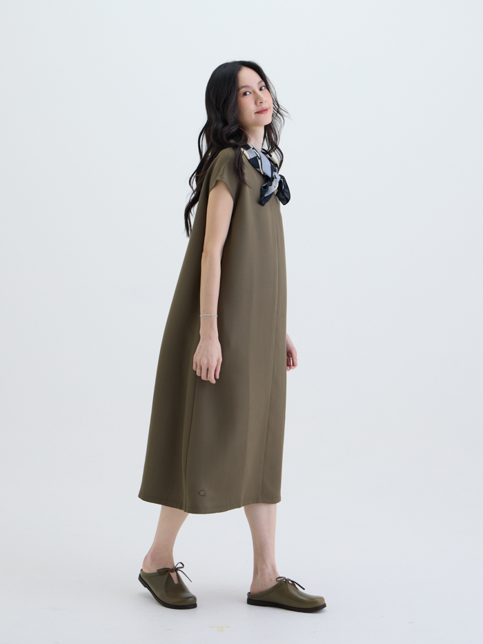 留白之間圓領拼接洋裝-橄綠