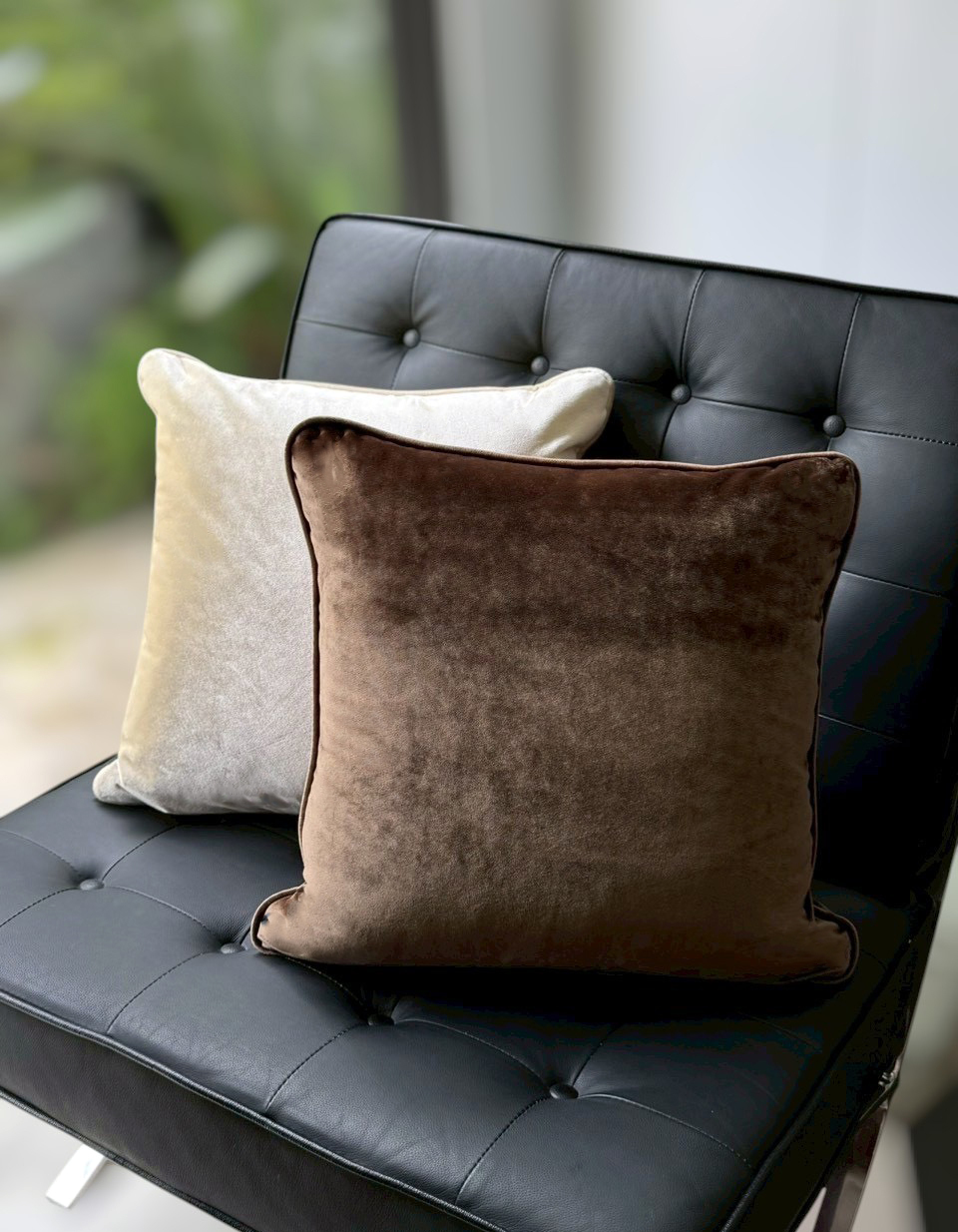 閃耀棕絨布抱枕