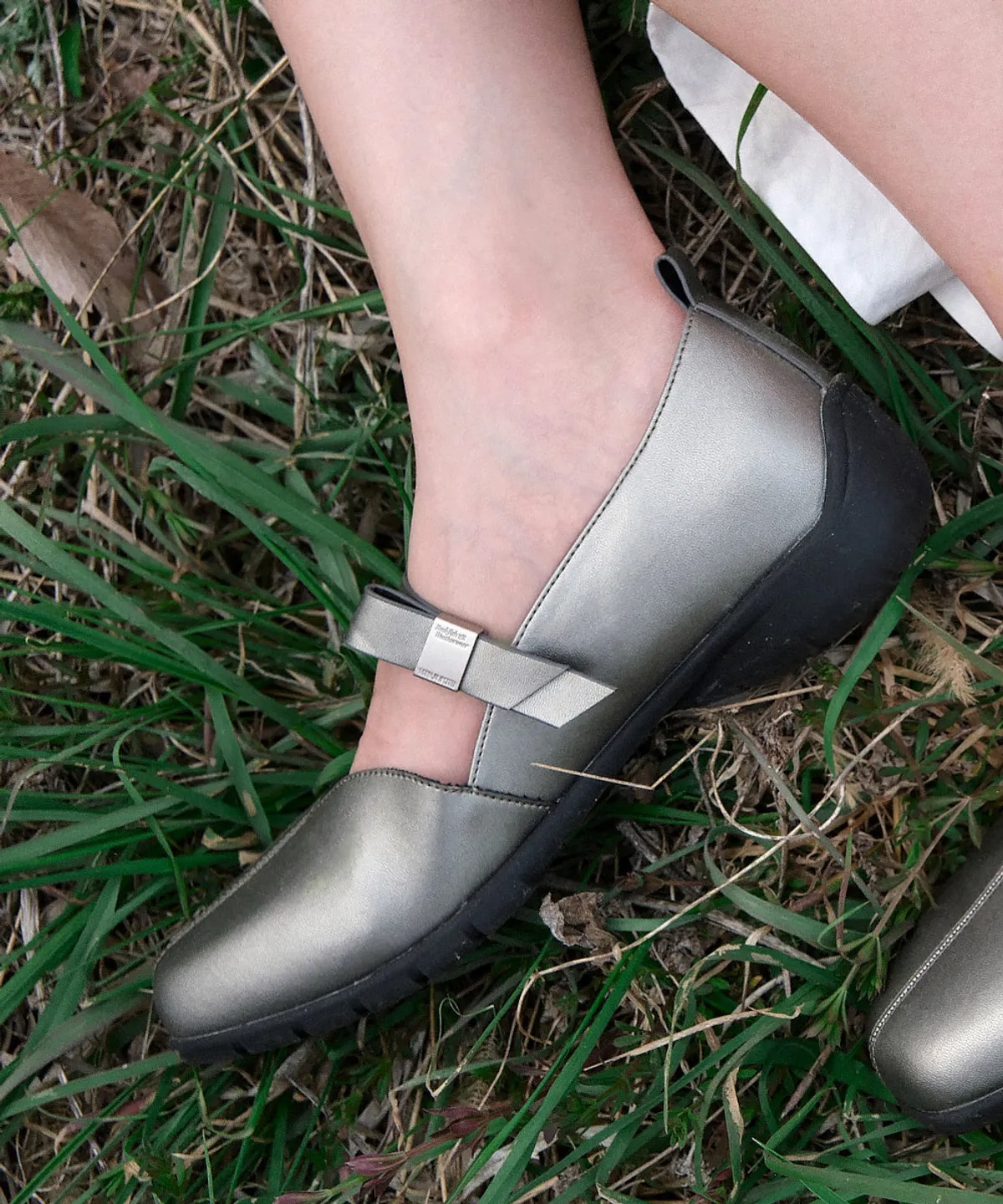 [Rockfish Weatherwear X MINJUKIM] BLISS RIBBON SNEAKERS