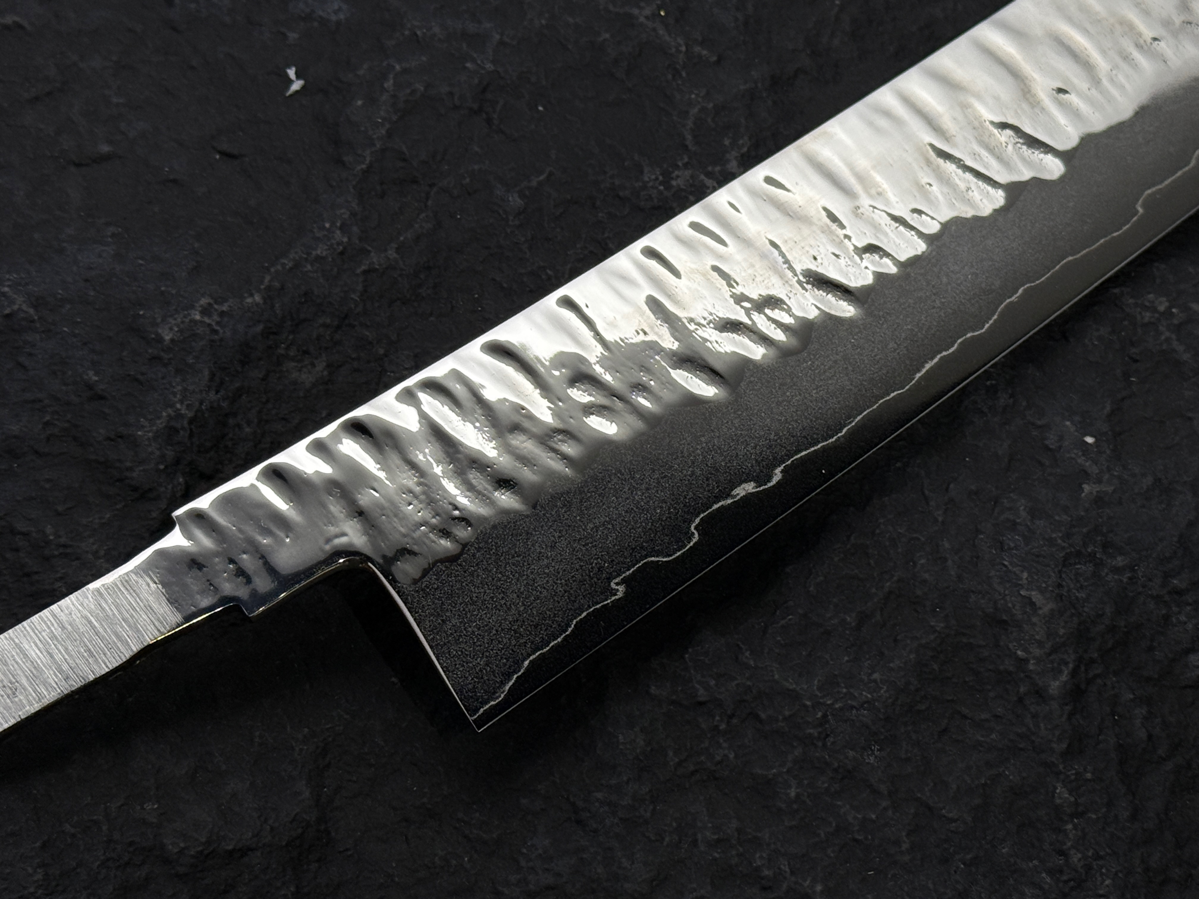 新国作 鍛造 銀三鋼 槌目 先丸筋引