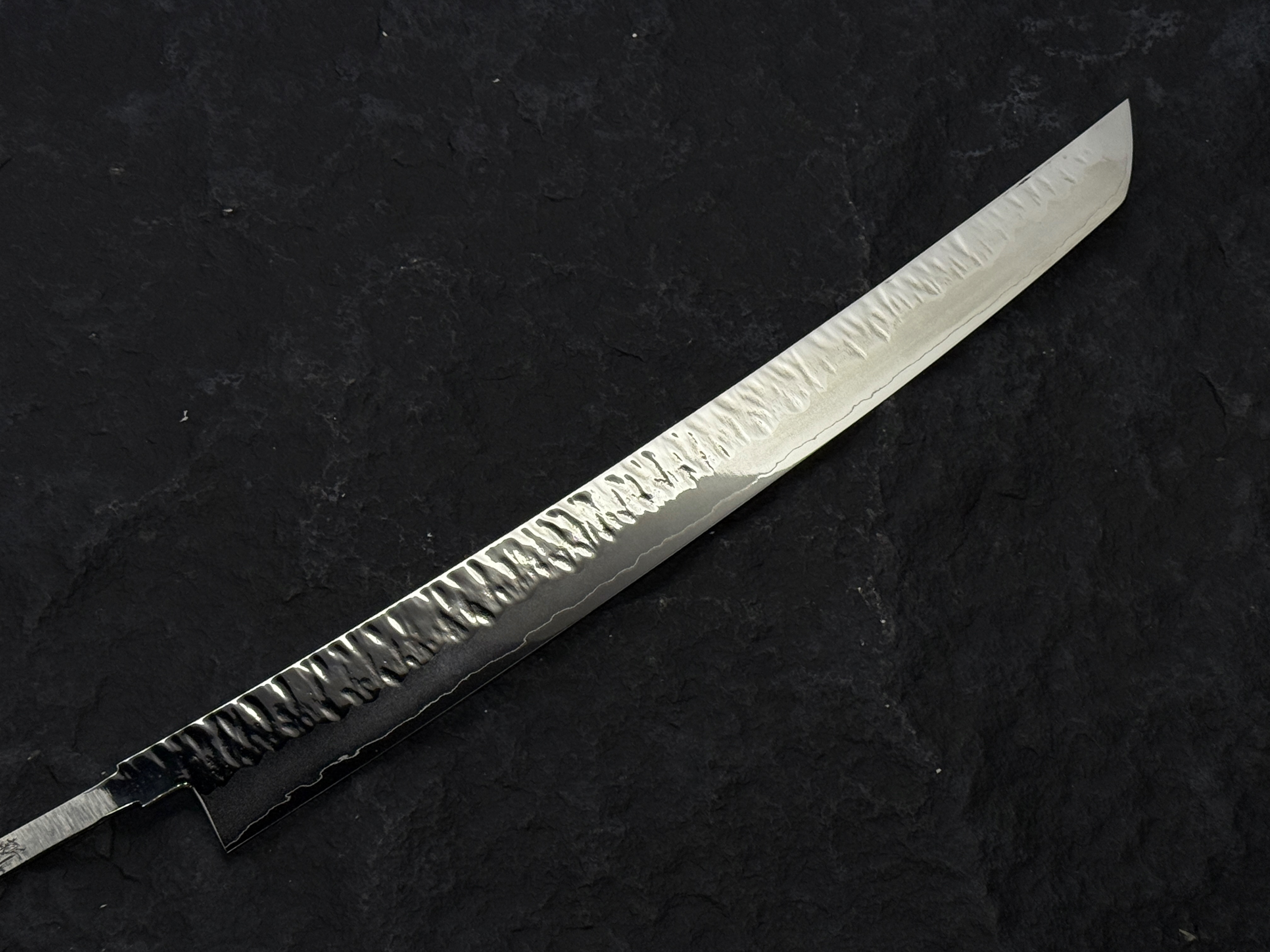 新国作 鍛造 銀三鋼 槌目 先丸筋引