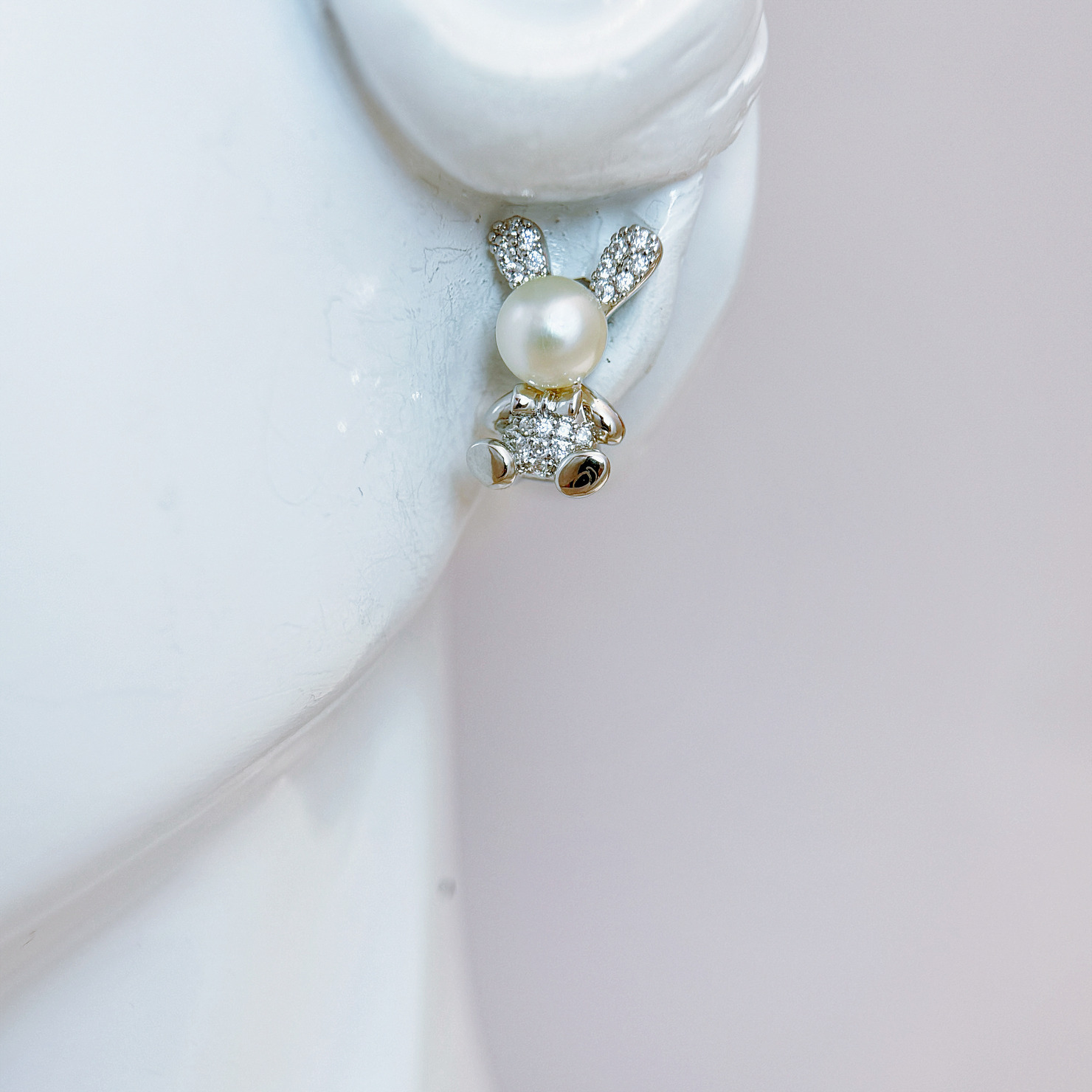 閃耀珍珠兔耳環