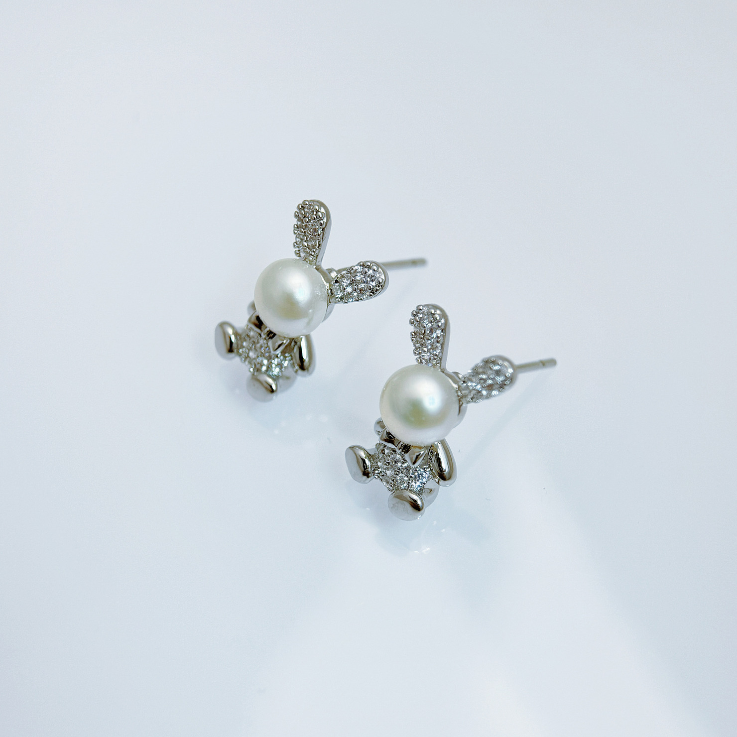 閃耀珍珠兔耳環