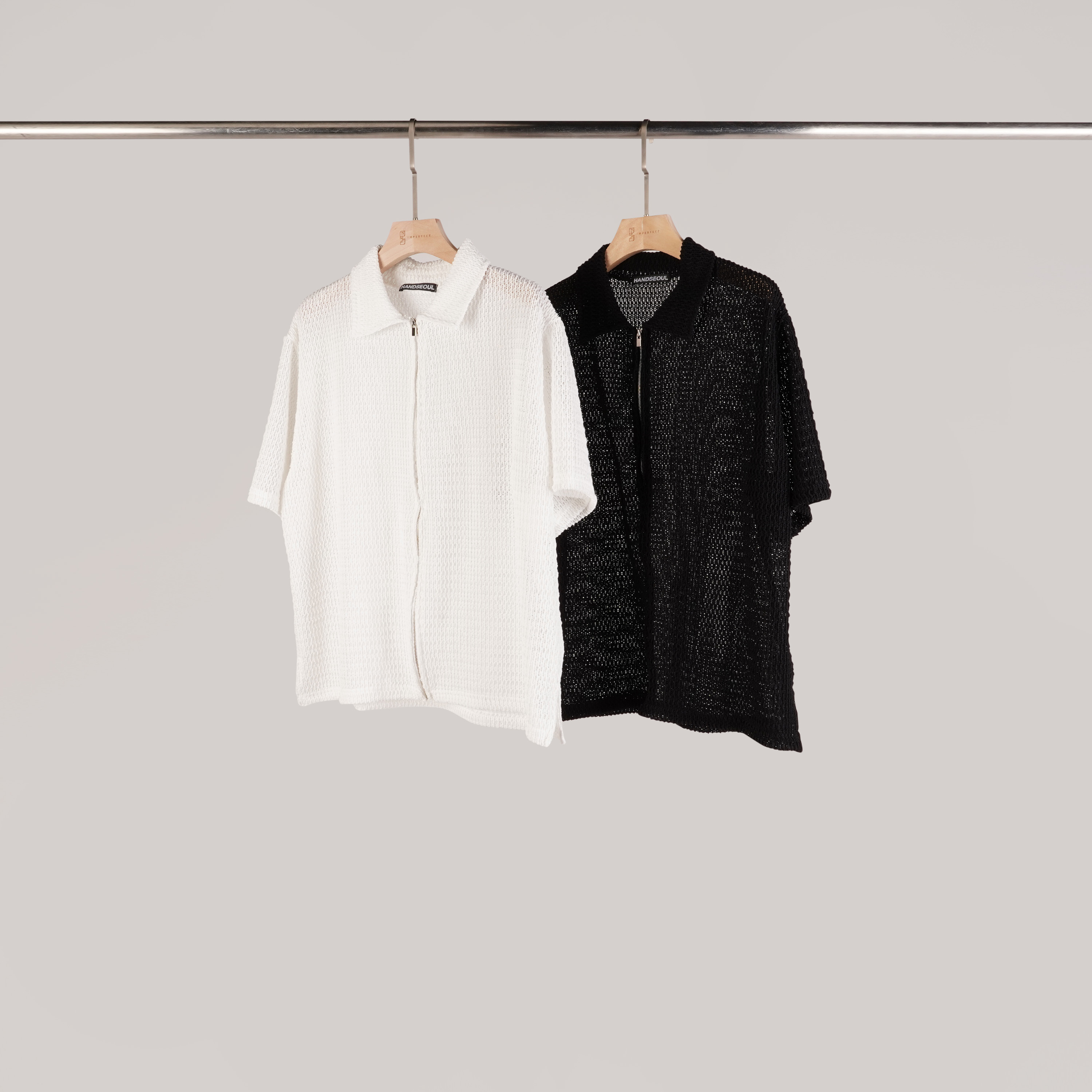 小開衩拉鍊洞洞襯衫 | 2色