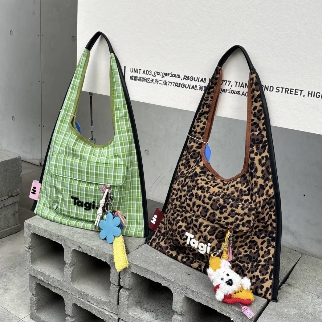 TAGI. HOBO包 大容量 外出包 手提包 單肩包 拉鍊 口袋 皮革手把 五色 /預購