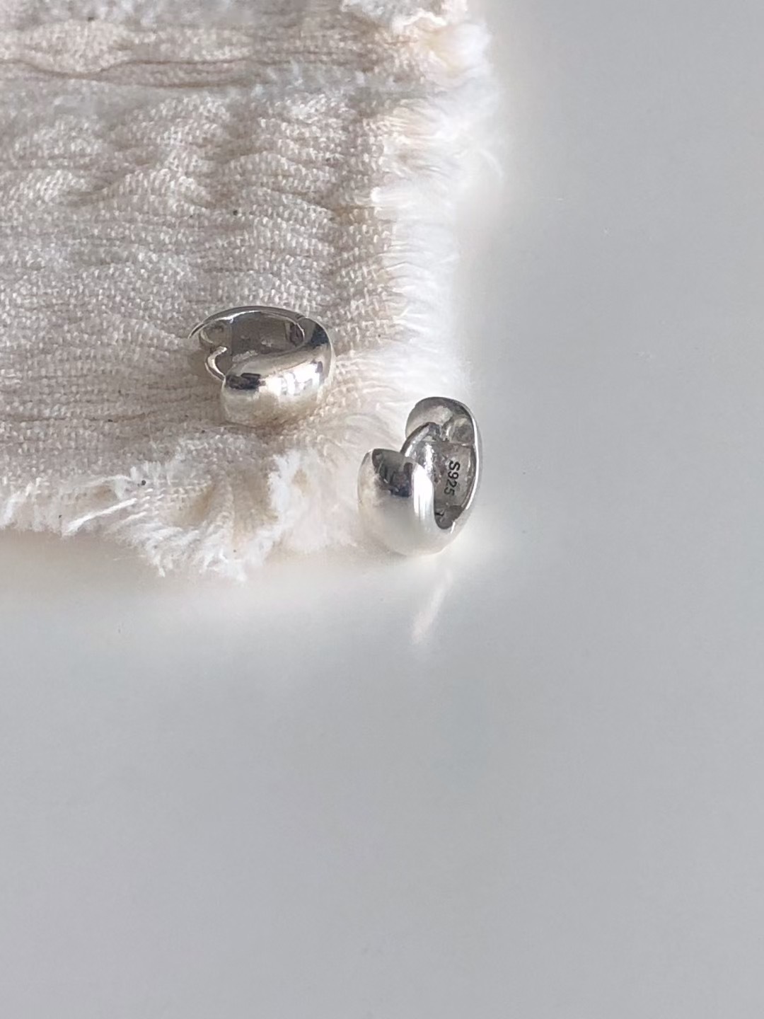 925Silver bold one touch earring