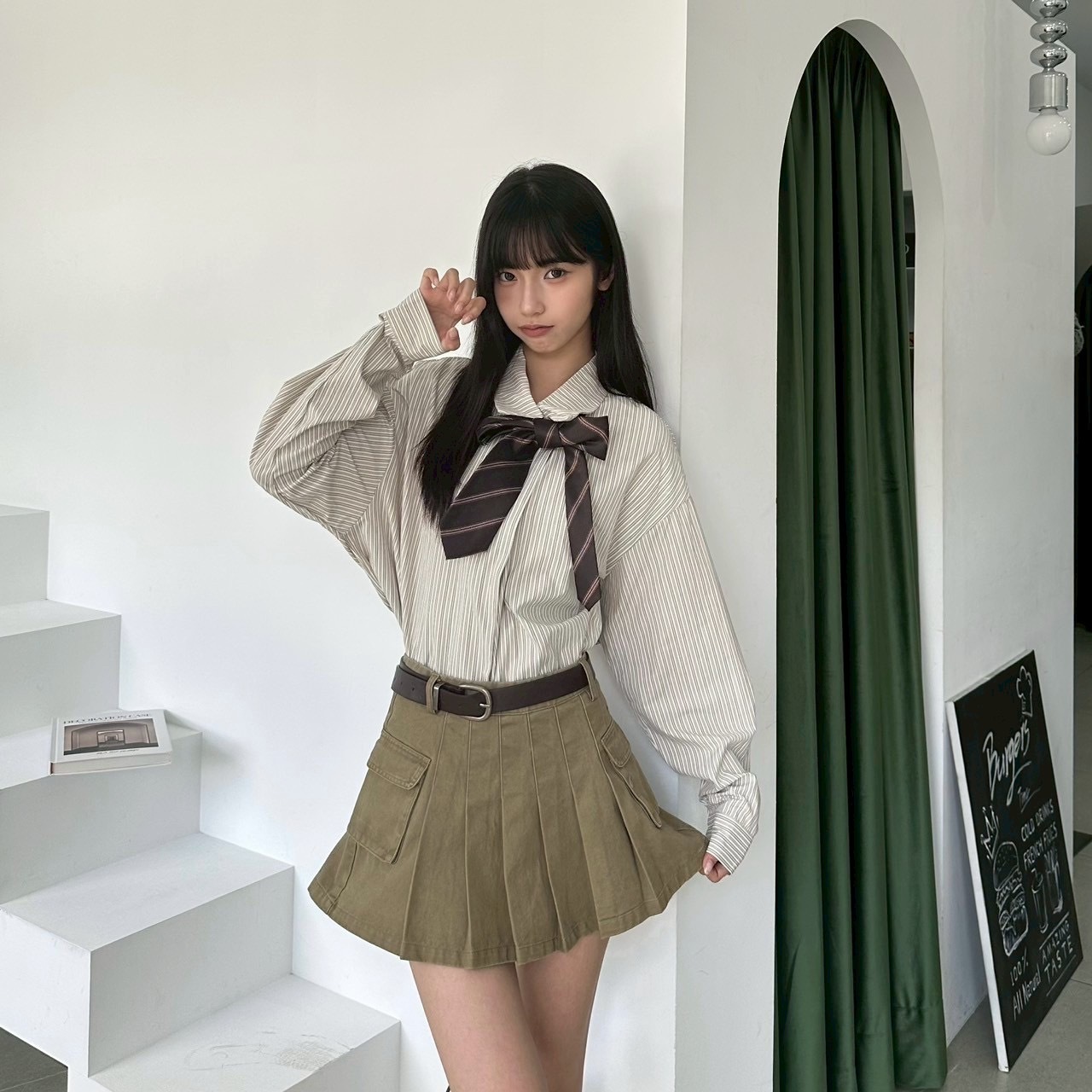 直紋短款鈕釦西裝領襯衫