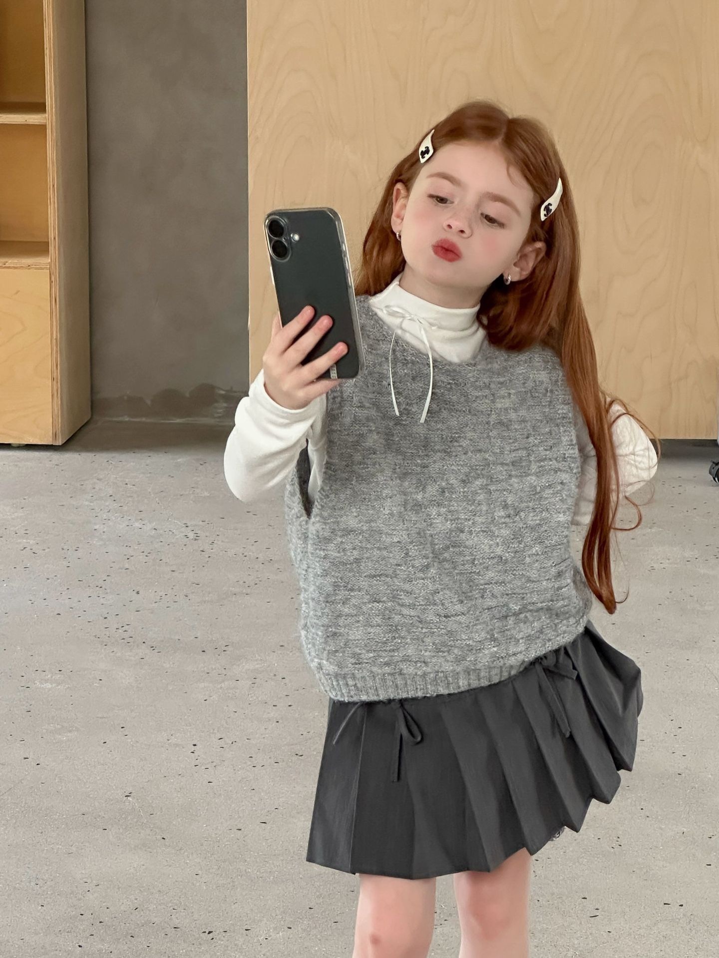 灰色緞帶蝴蝶結百褶裙