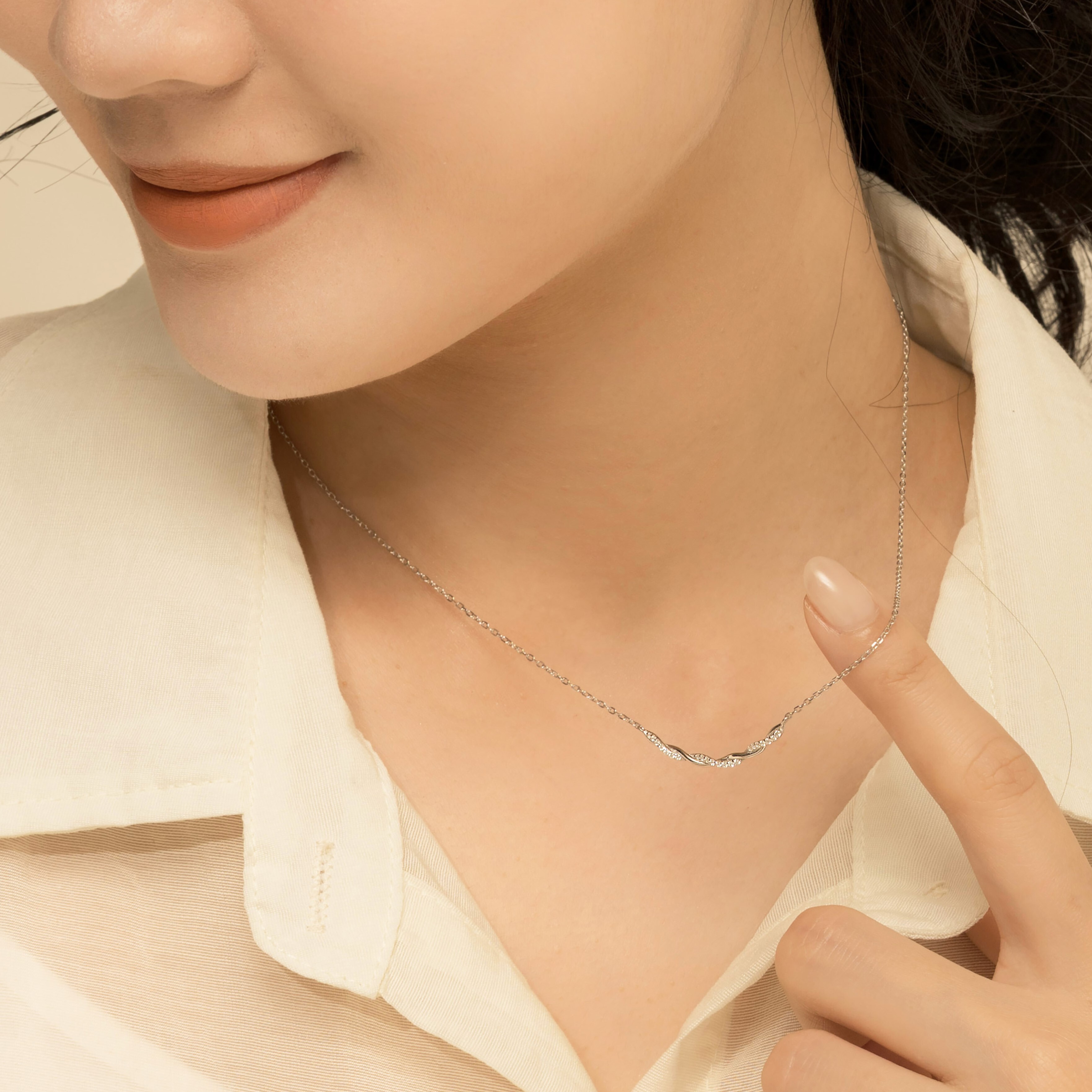 純銀項鍊，輕珠寶款式，修飾臉型的鎖骨鍊