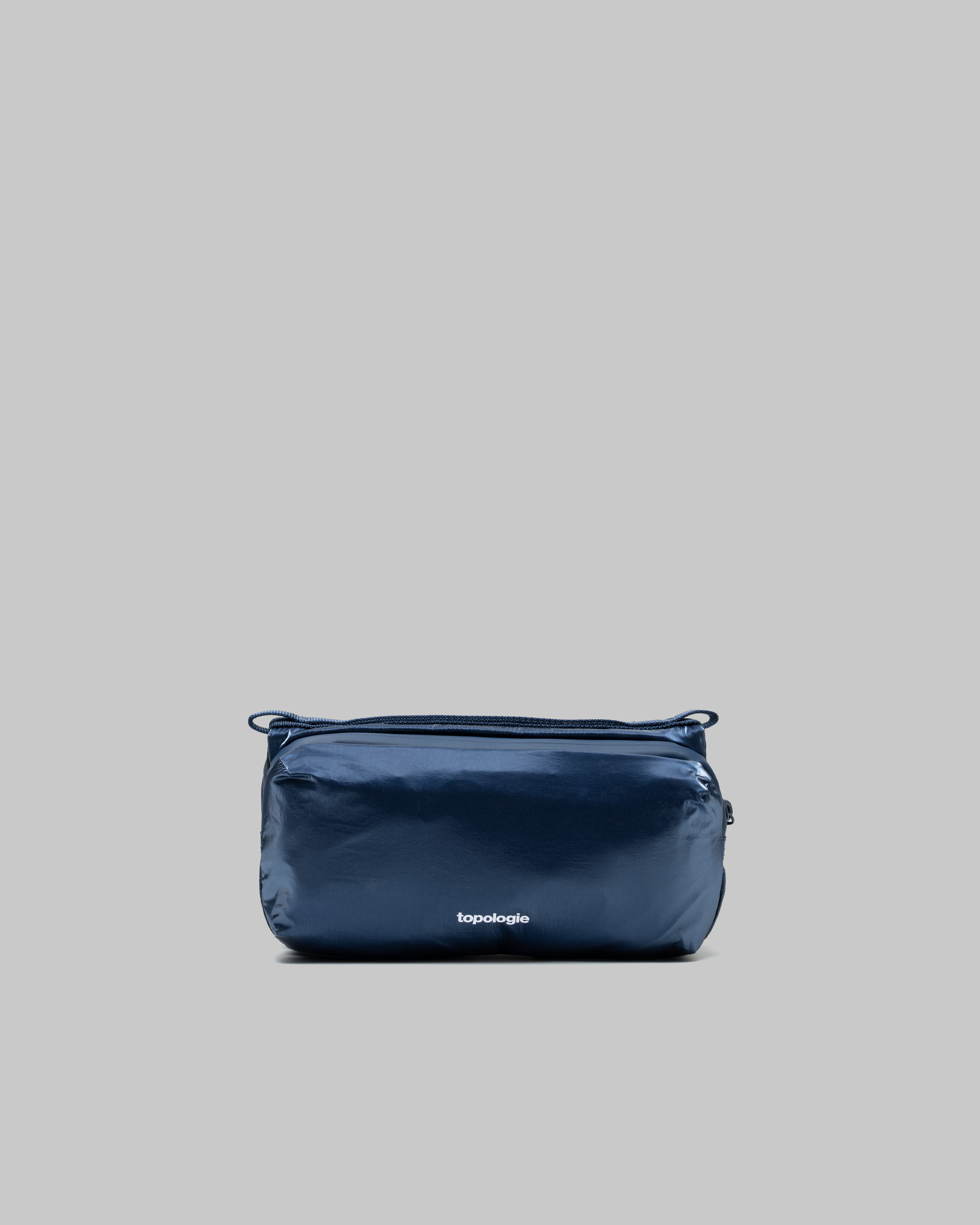 Bottle 水瓶斜背包 | 金屬深海藍