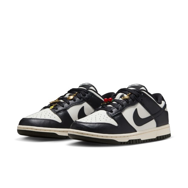W Nike Dunk Low SE Panda Cherry Charm 熊貓配色 櫻桃 HQ7487-100