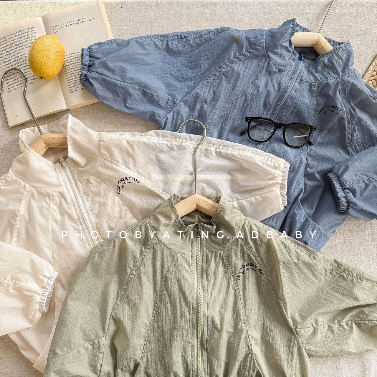 英字百搭輕薄外套