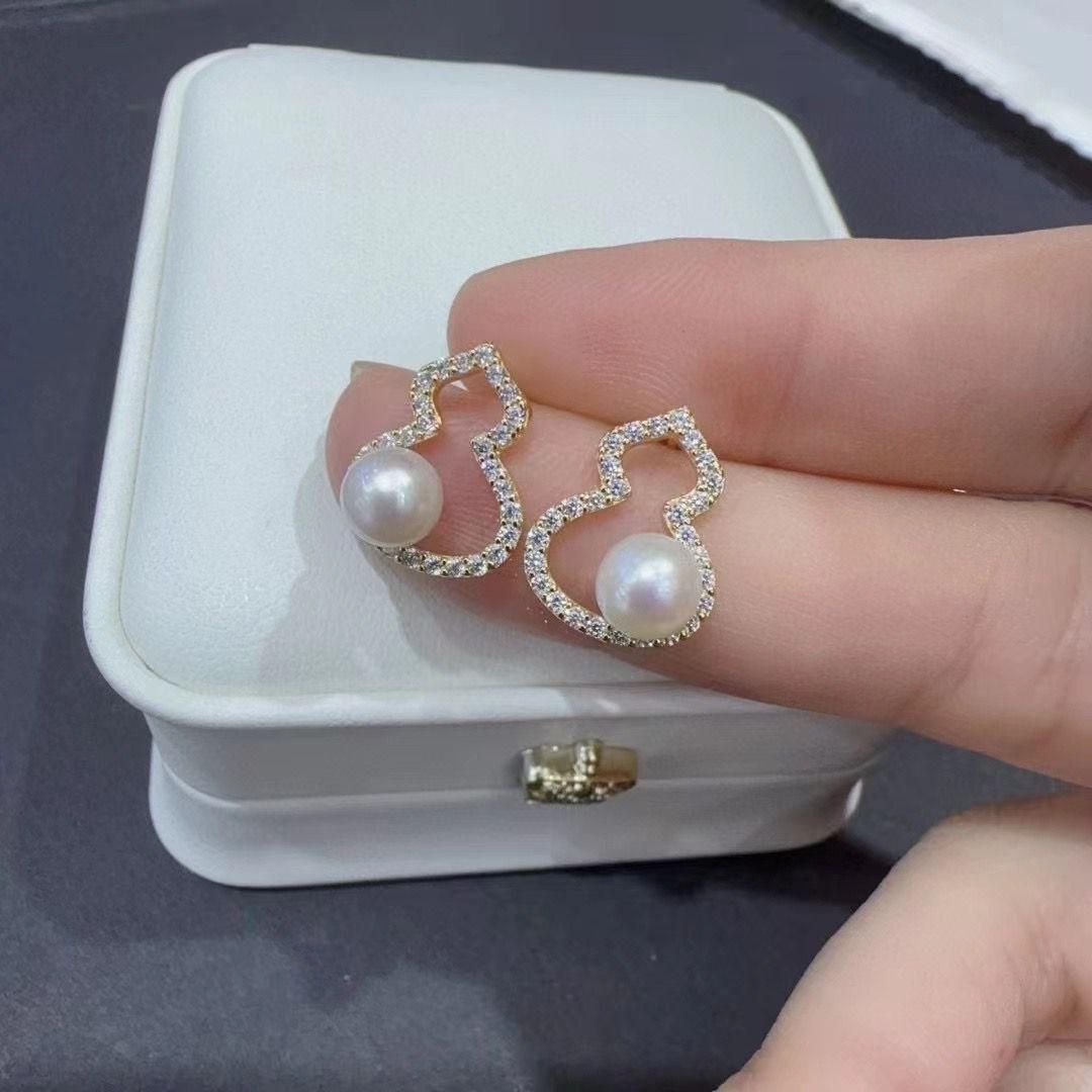 淡水白珍珠正圓強光無瑕葫蘆鋯石鑲邊耳環 [#SQ25082836]