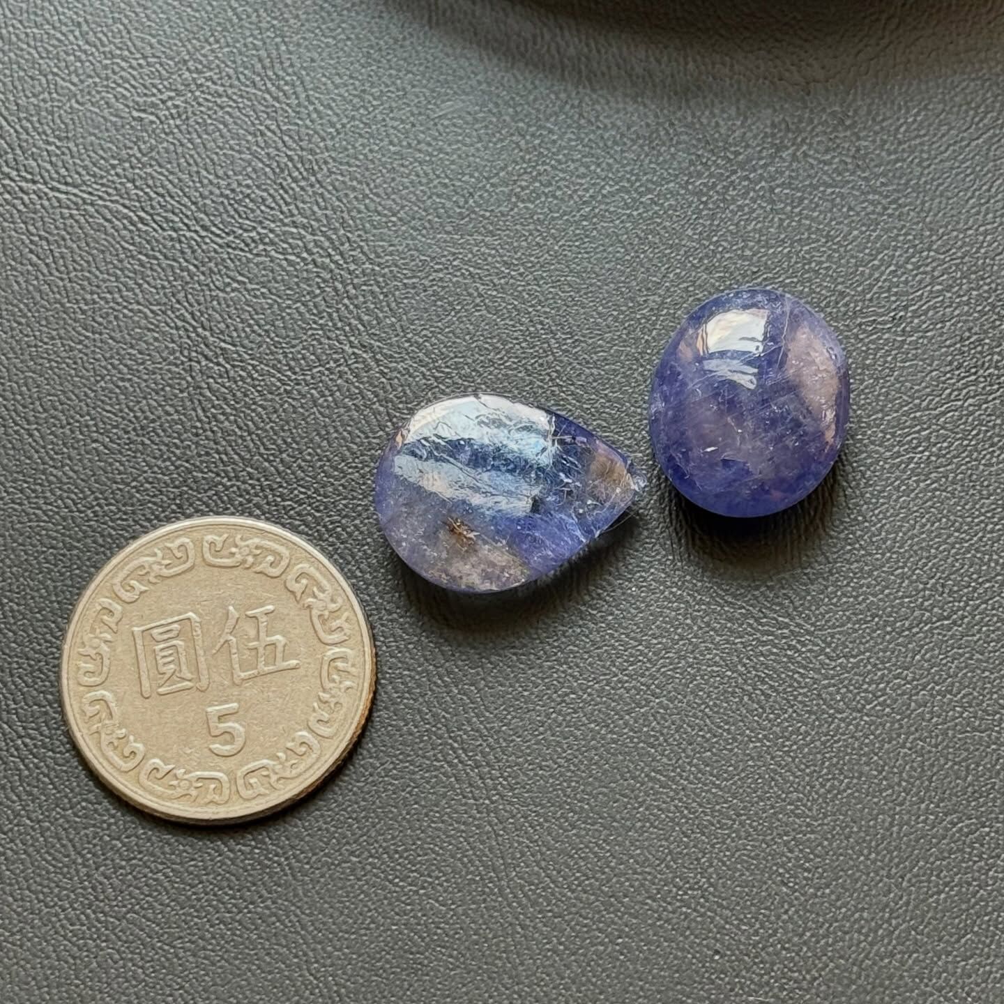 [原石] 坦桑石 / 丹泉石 水晶蛋面