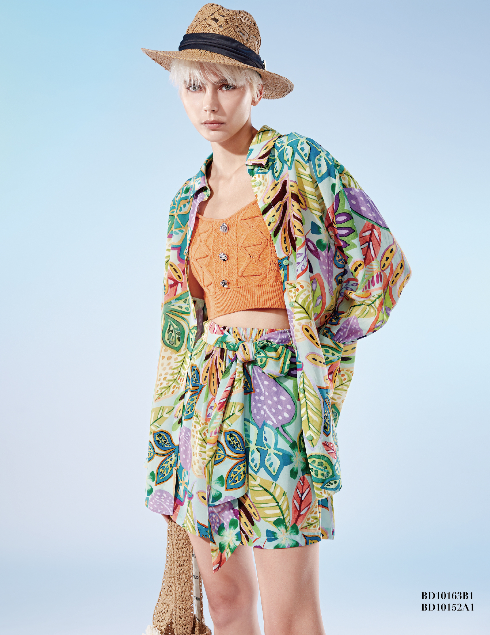 BD10163B1 新藝術花園奇幻彩葉度假百慕達五分褲