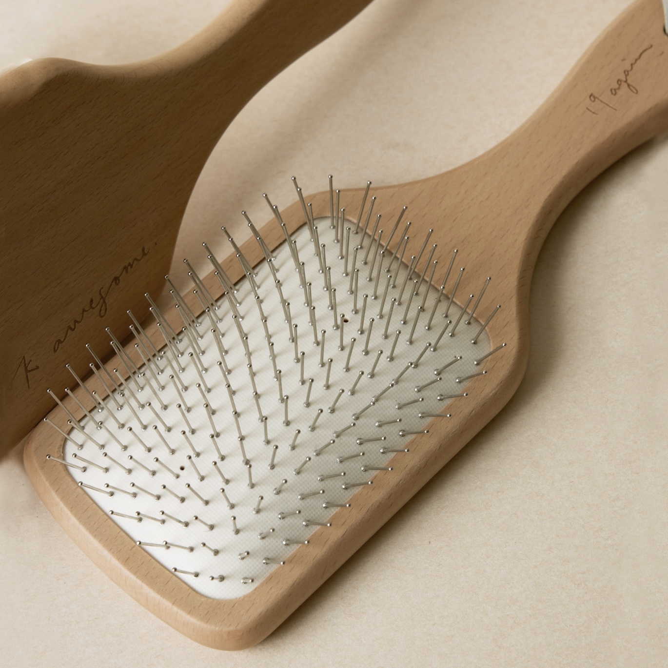 雙氣孔柔順舒壓氣墊梳