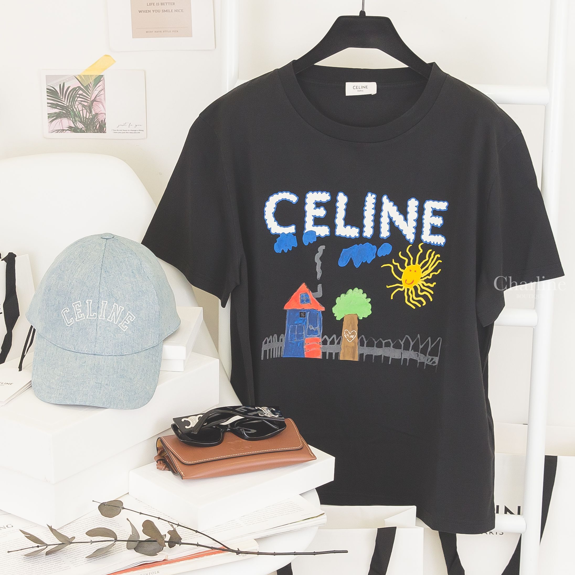Celine T-shirt 黑色彩色塗鴉白字印花短袖棉T,Celine Triomphe XL 01 Sunglasses 黑色方框側邊銀色凱旋門太陽眼鏡附棕褐色凱旋門手提眼鏡盒兩件組-Charline Boutique 精品代購