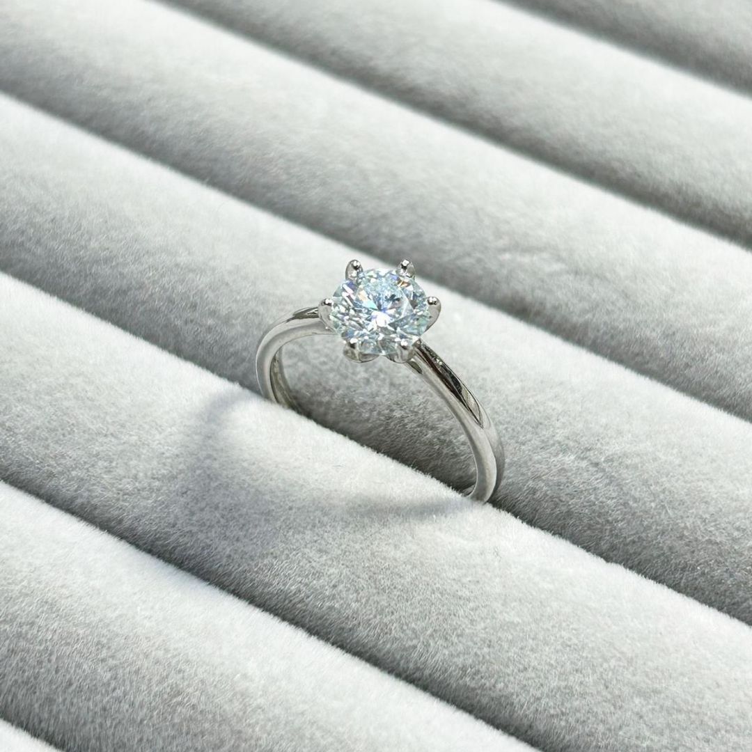 1卡裝莫桑石六爪純銀戒指 (開口款)  [#SQ25082827]