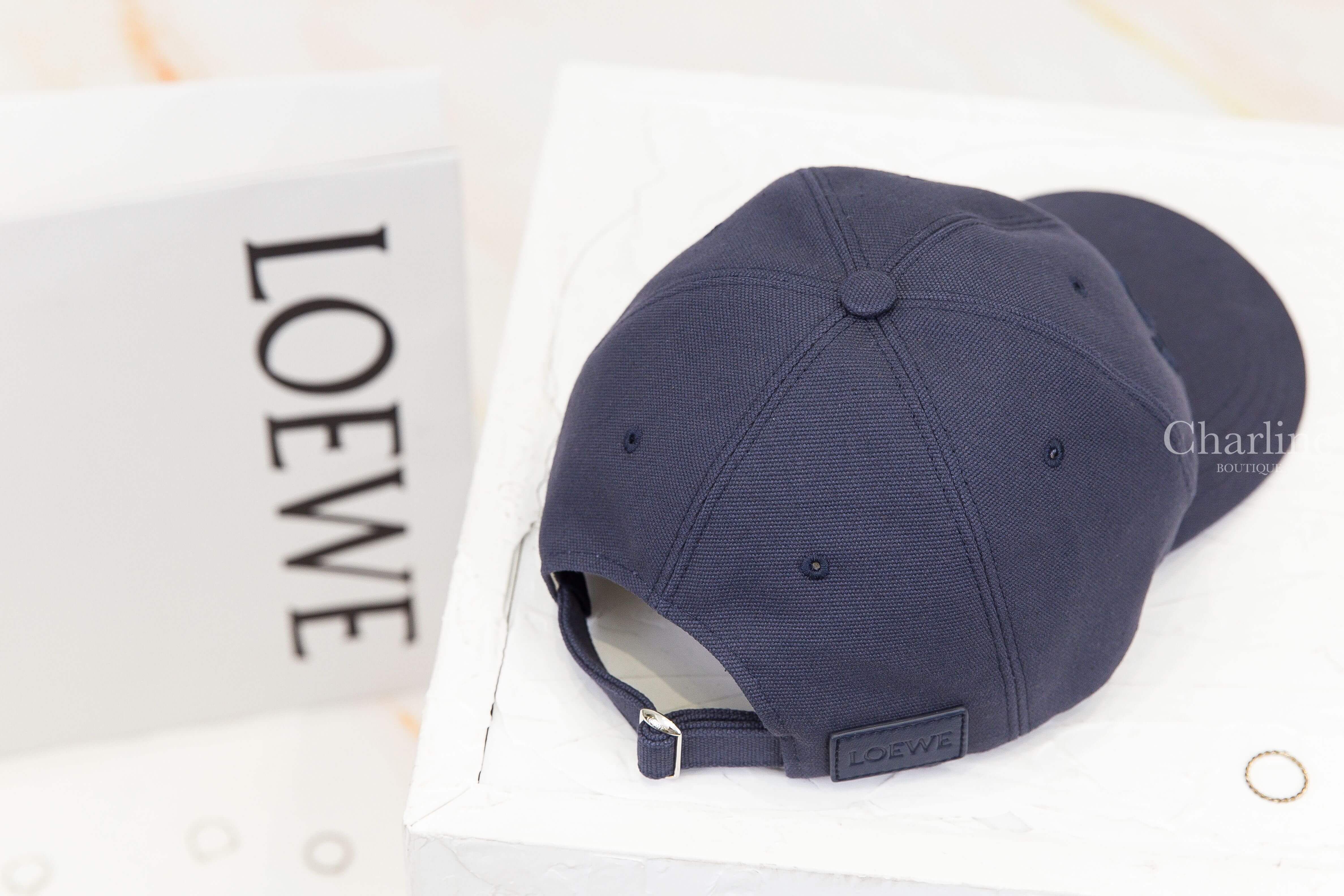 Loewe Loewe Cap In Canvas 深藍色刺繡字母側邊標籤帆布棉質棒球帽-Charline Boutique 精品代購