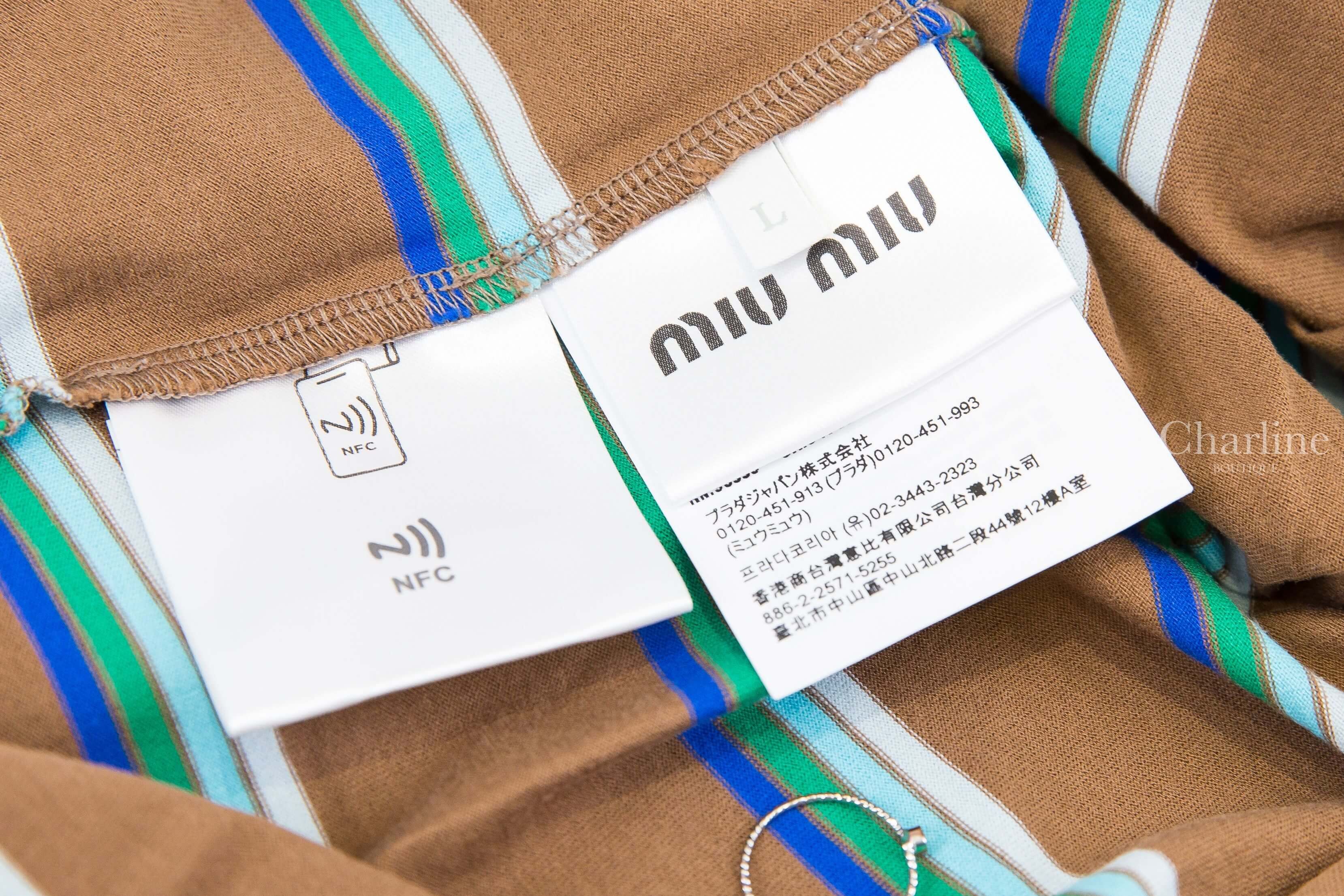 Miu Miu Jersey T-shirt 煙草棕色白青綠藍橫條紋黑底白字標籤口袋短袖棉T-Charline Boutique 精品代購