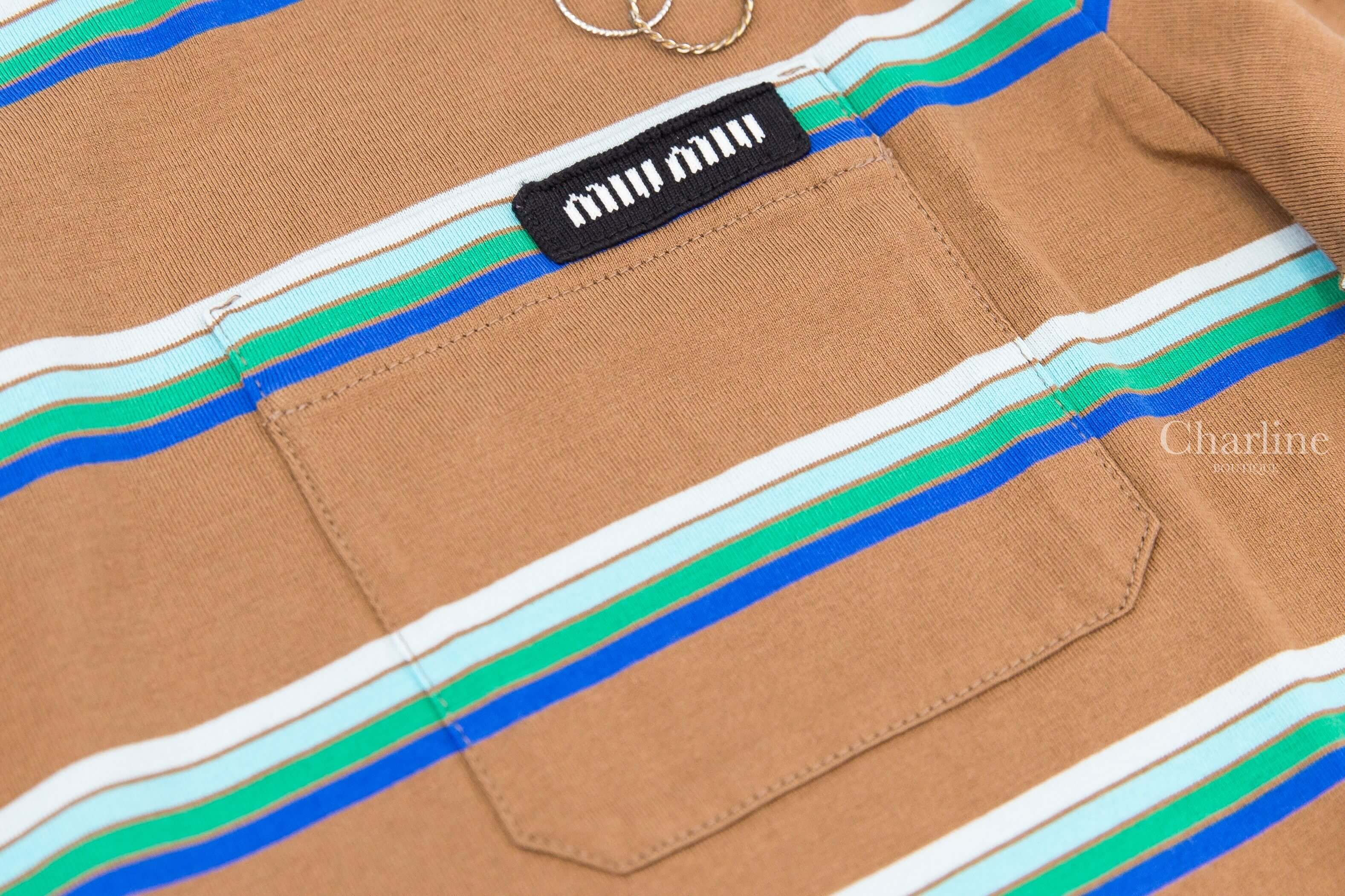 Miu Miu Jersey T-shirt 煙草棕色白青綠藍橫條紋黑底白字標籤口袋短袖棉T