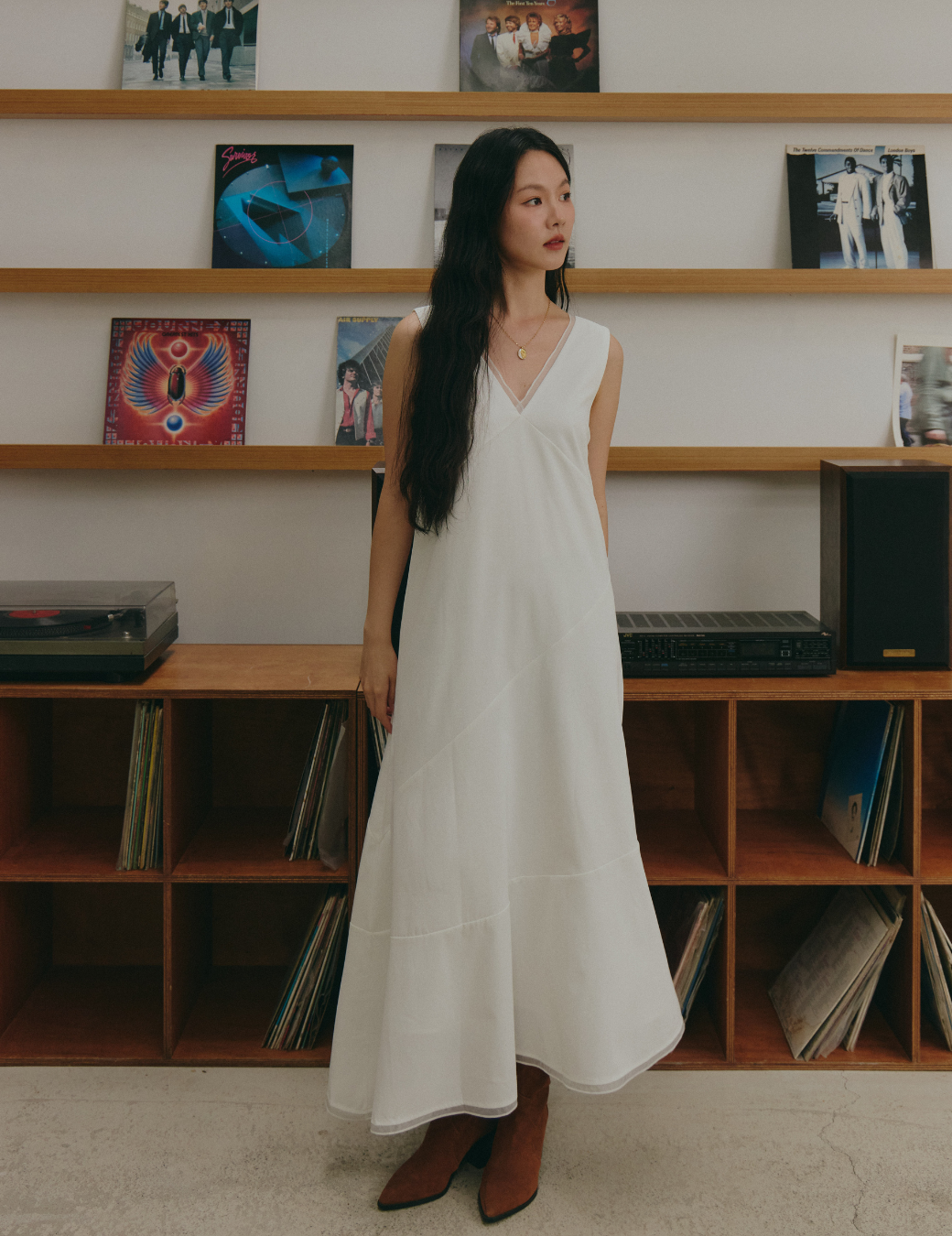 V領下斜垂墜裙襬長洋（4尺寸）