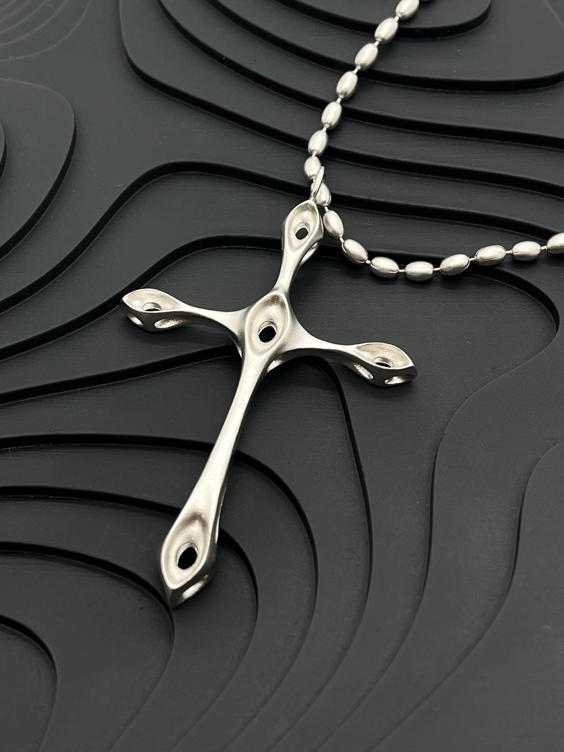 Y-KIND BONE-CROSS 吊墜