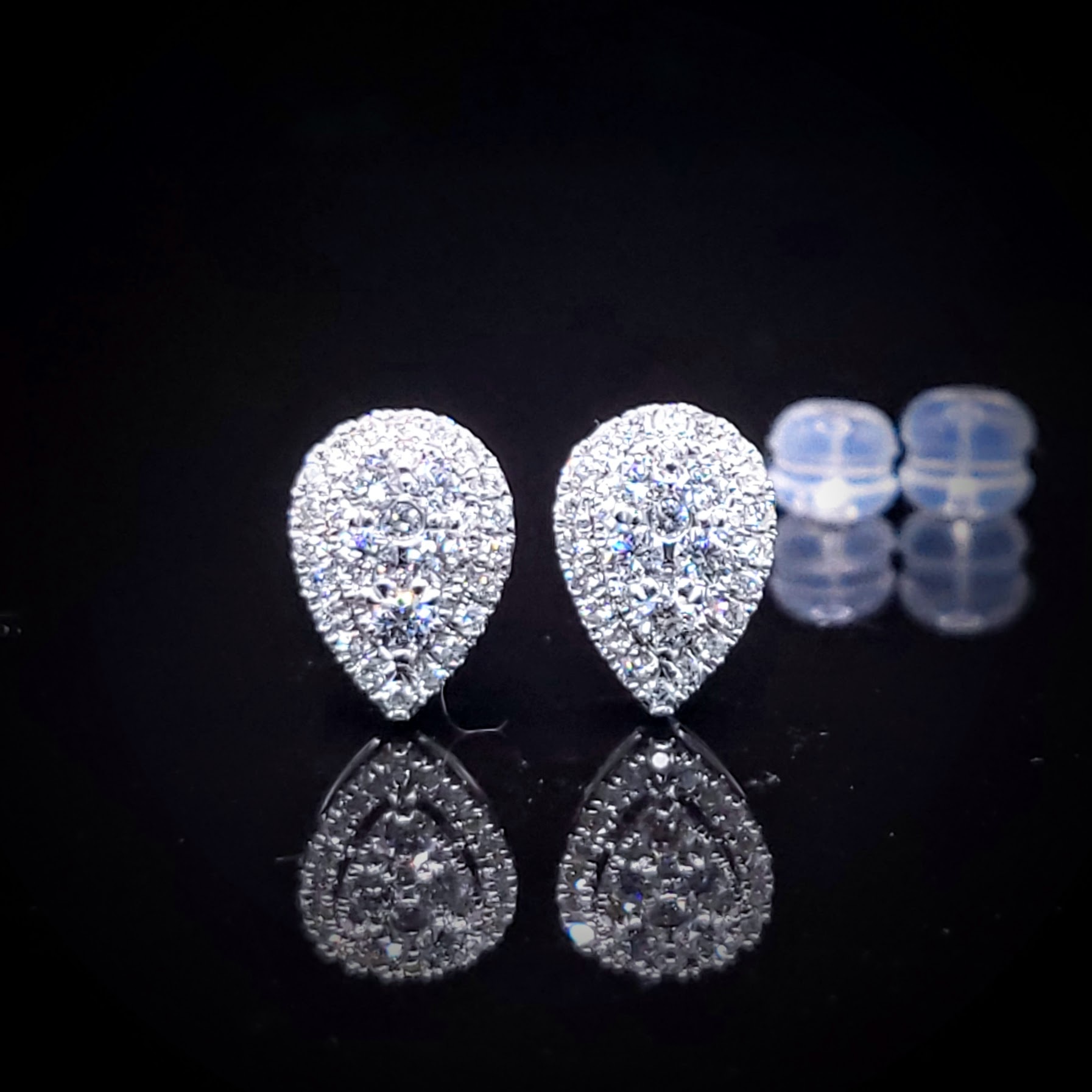 18K White Gold 0.62ct Diamond Earrings