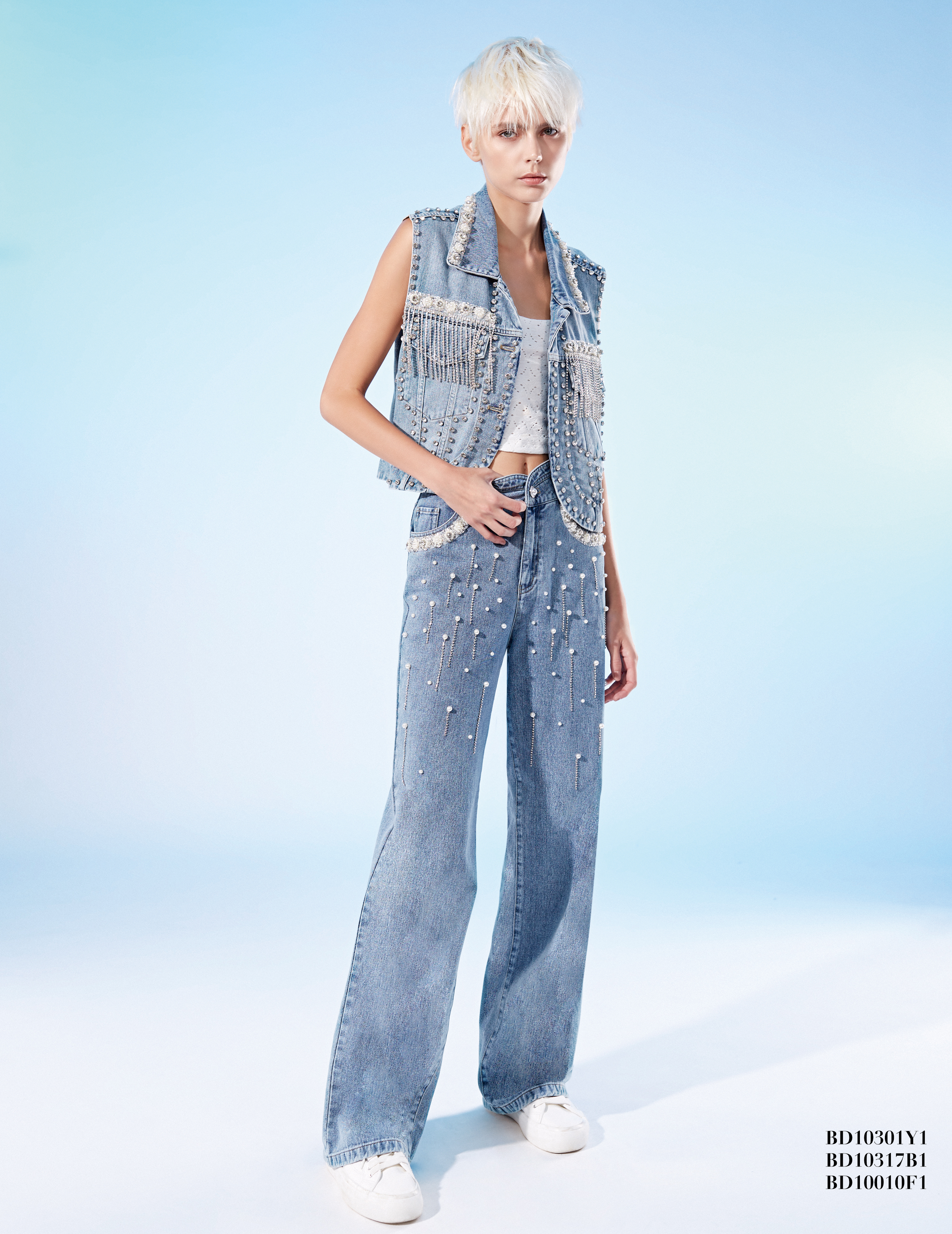 BD10317B1 巴特羅水波舞重工珍珠鑽飾牛仔寬褲