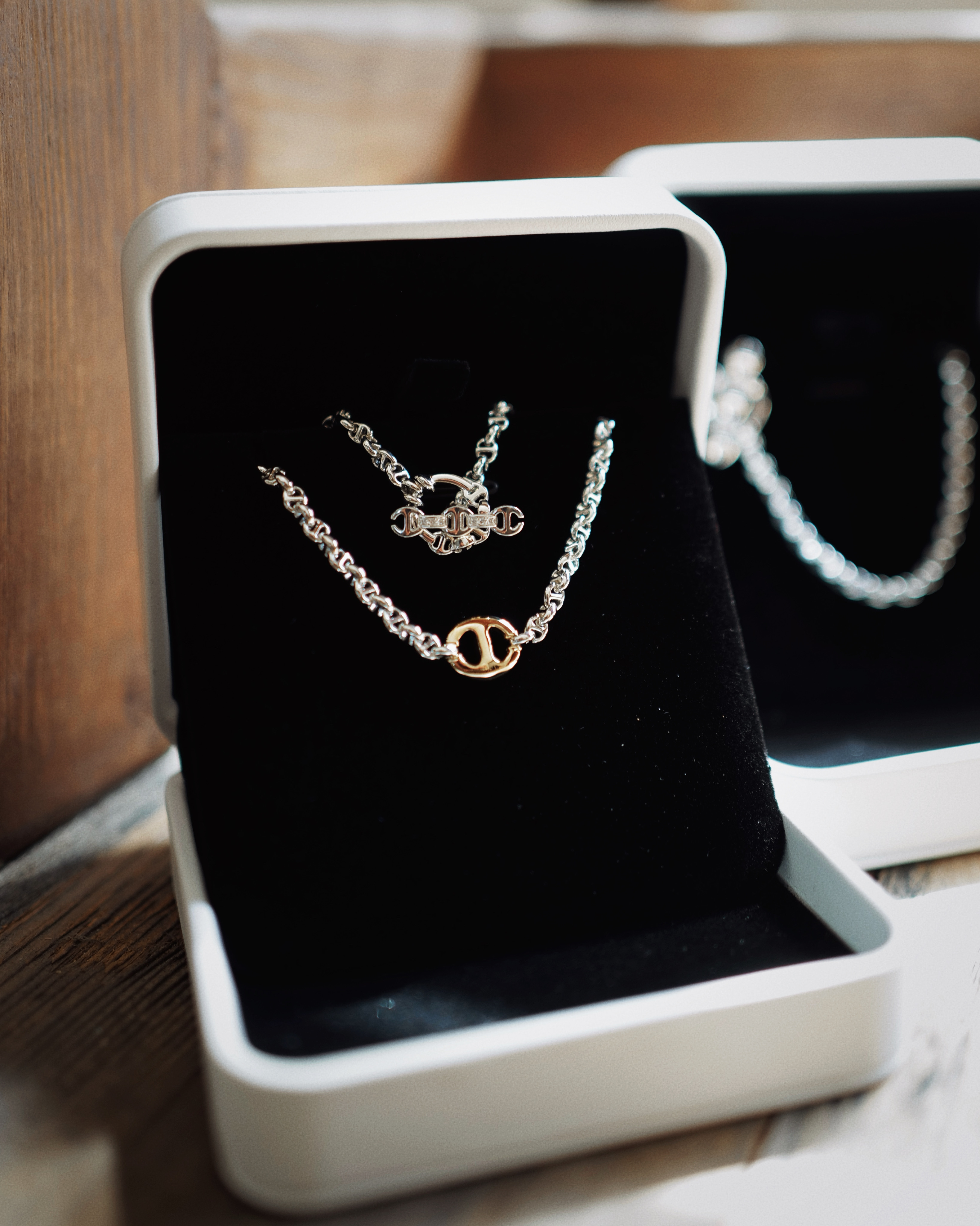 HB233-SSYGWD SILVER MICRO CHAIN WITH 18K YELLOW GOLD PLAIN 10MM STATION