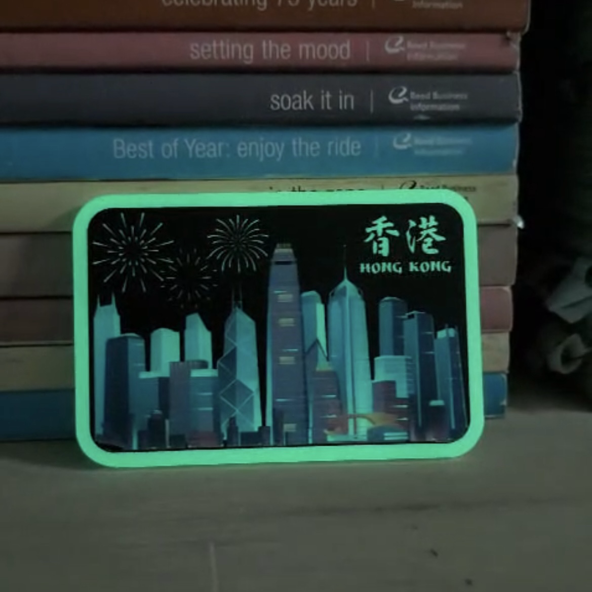 李漢港楷 璀璨香港夜光磁石貼| 香港人 香港字| 香港情懷手信| 李漢港楷 出品