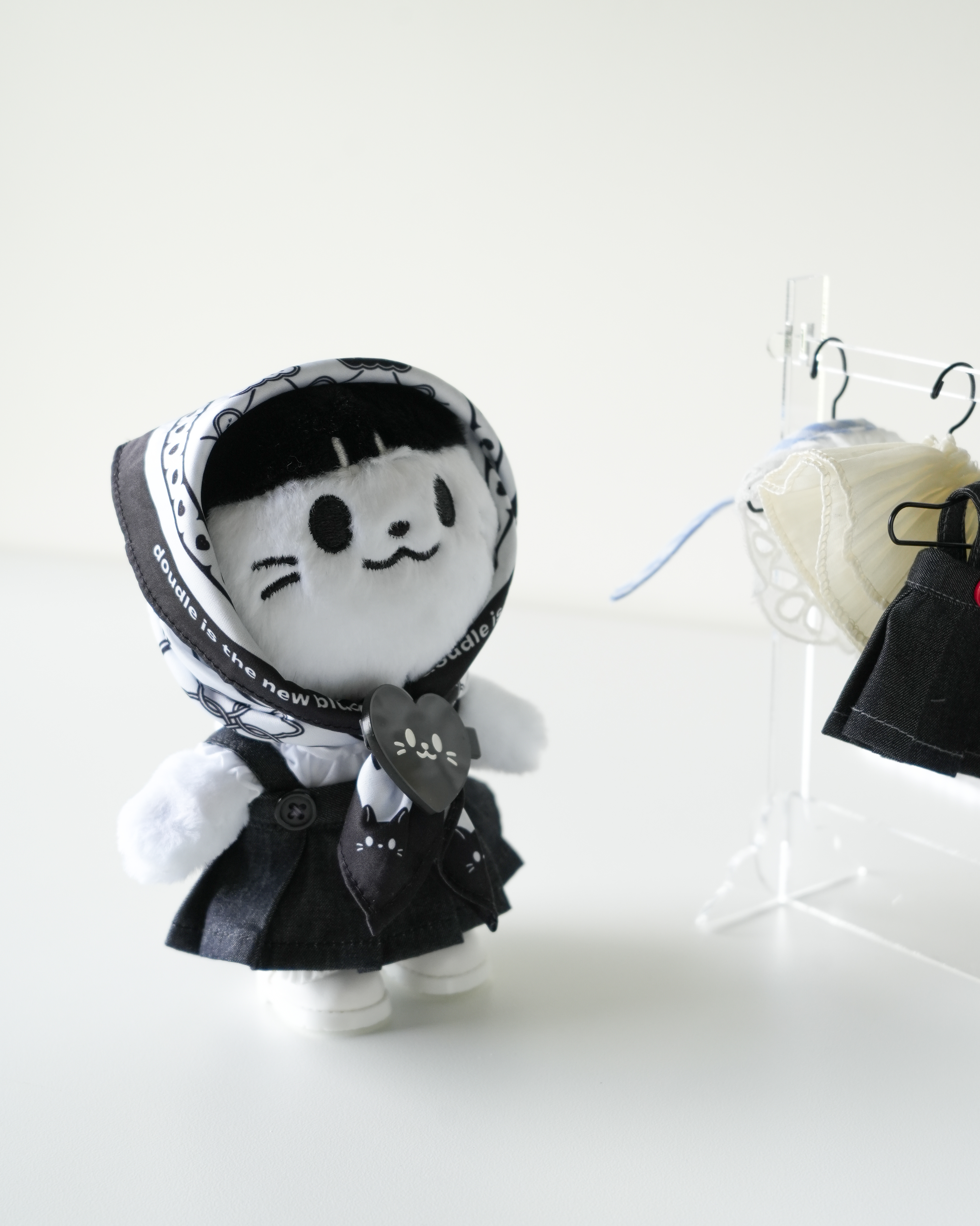 doudle is the new black 25cm 絲巾