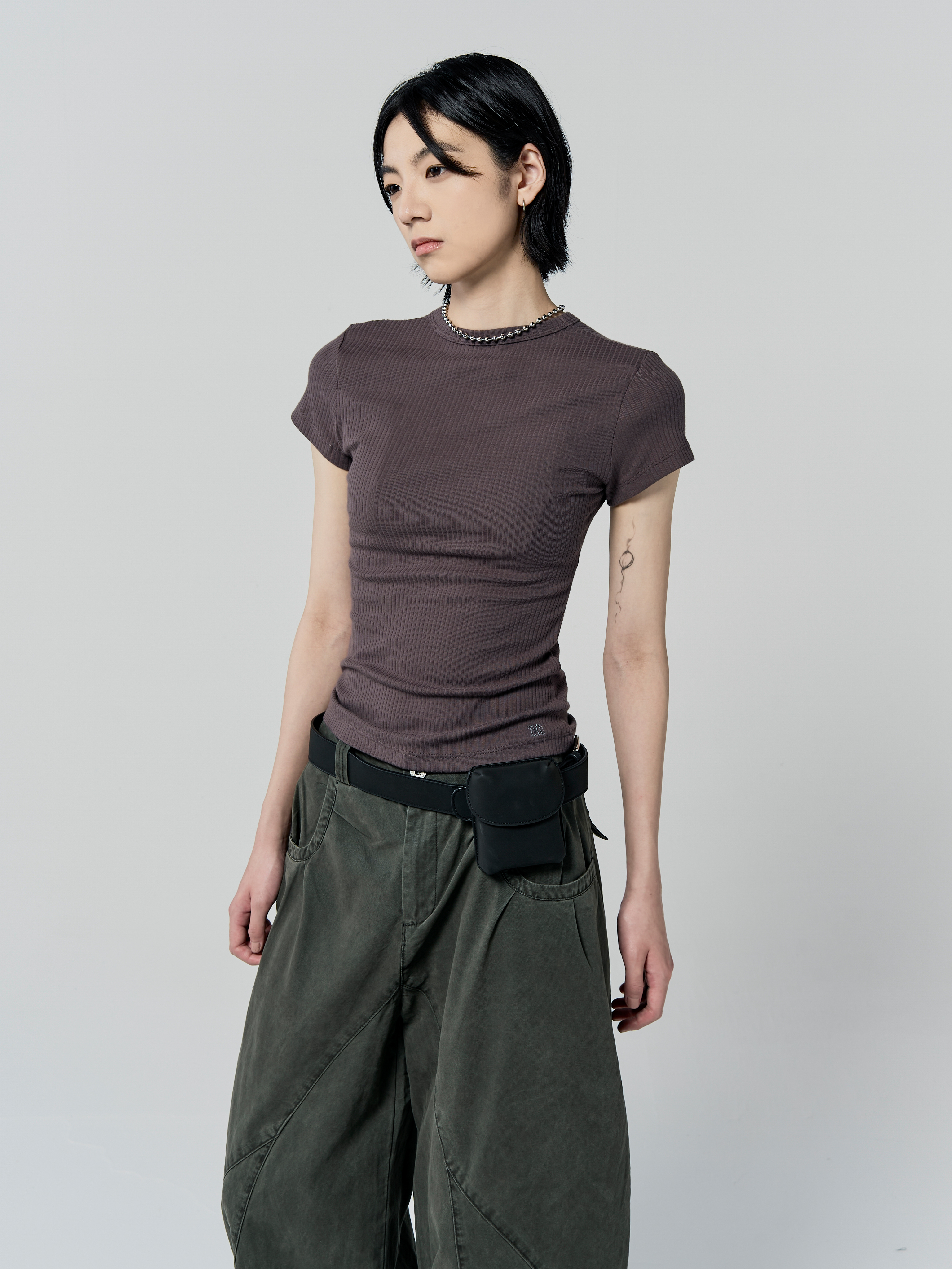 基礎刺繡正肩短袖-灰