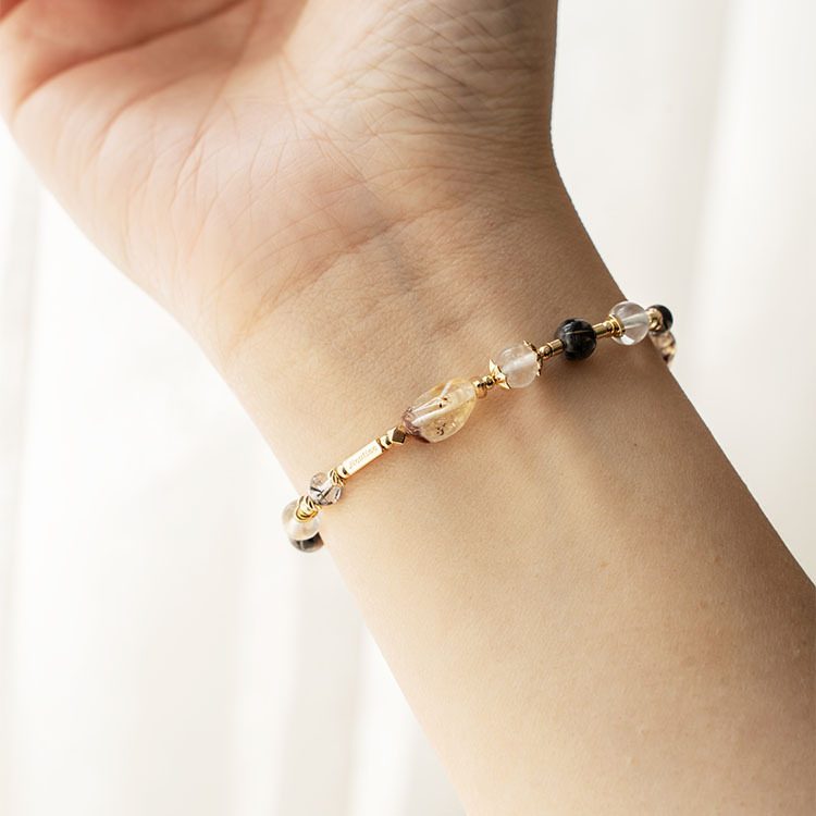 自我保護：黃水晶共生針鐵礦 ｜黑銀鈦｜藍月光｜藍針｜黑髮晶