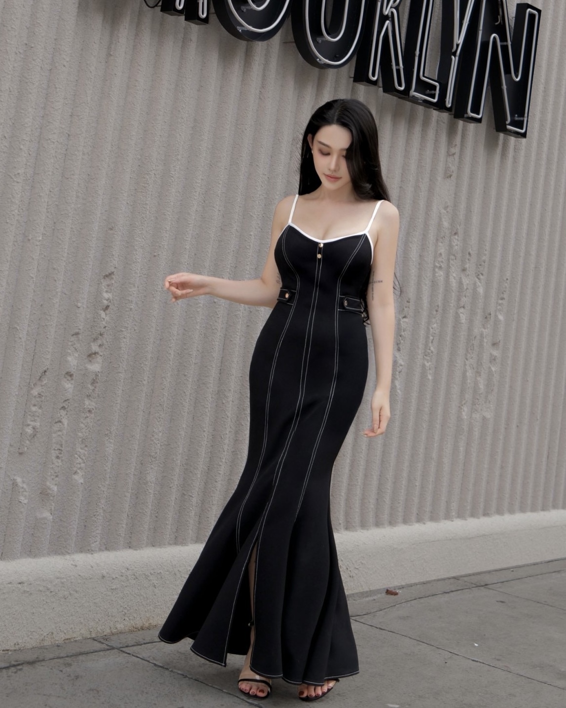 訂製-休閒白邊肩帶車線魚尾長洋