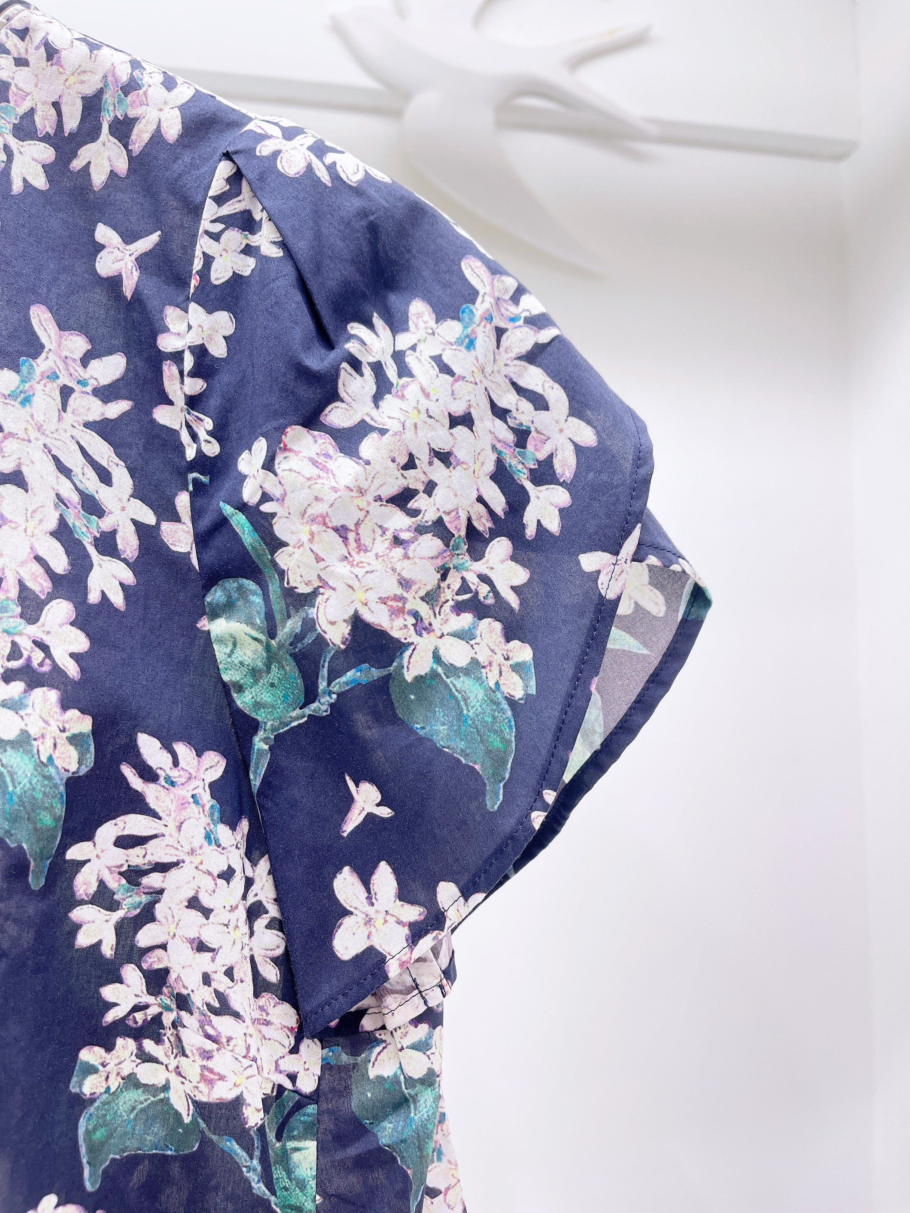 花苞袖花布上衣