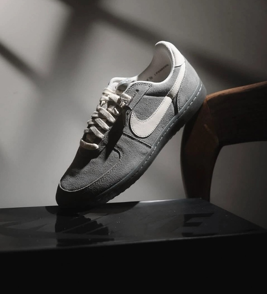 【OWN】NIKE FIELD GENERAL LTR 麂皮 復古 休閒 球鞋 德訓 平底 不分男女 灰米 IF0666-300