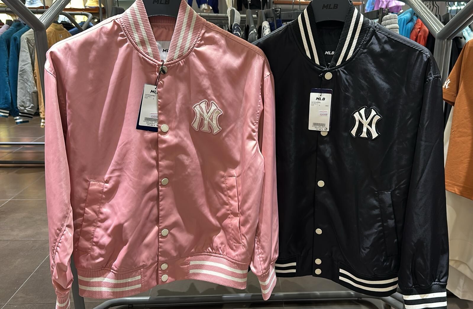 【直播】MLB LL0815909 棒球外套（NY logo）