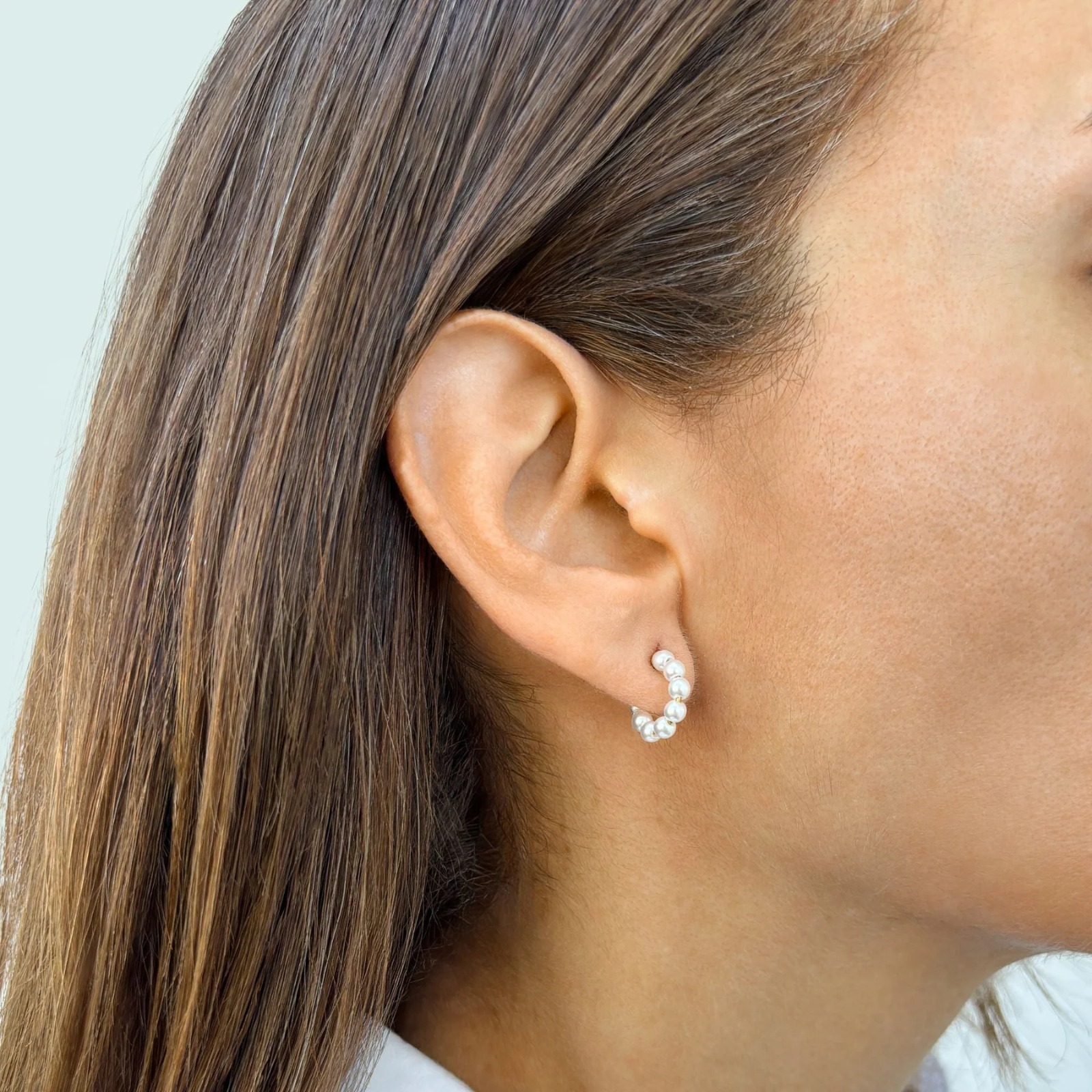 【預購】Adornia 14k gold plated pearl huggie hoops G081574 耳環